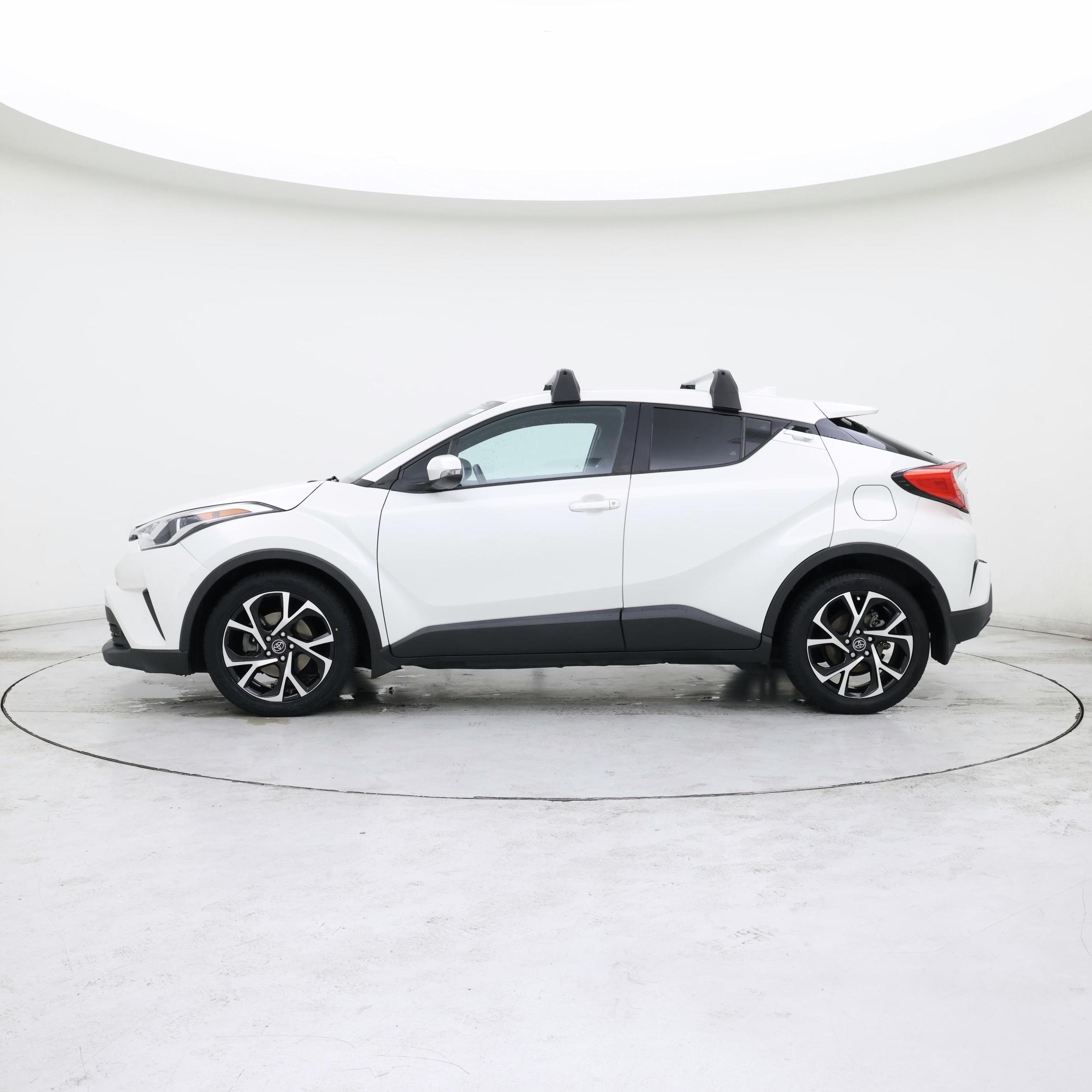 Thumbnail: 2018 Toyota C-HR - 3