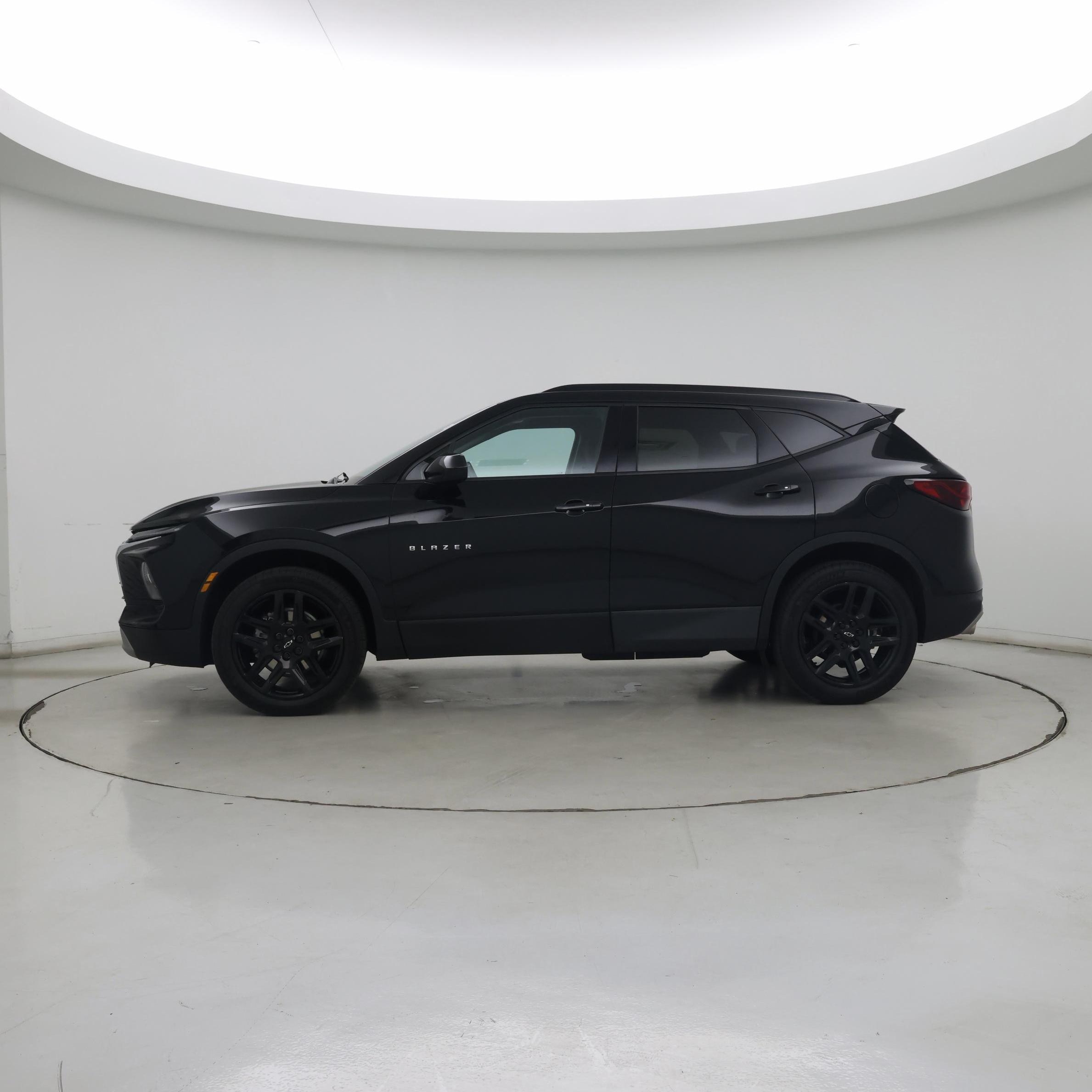 Thumbnail: 2023 Chevrolet Blazer - 3