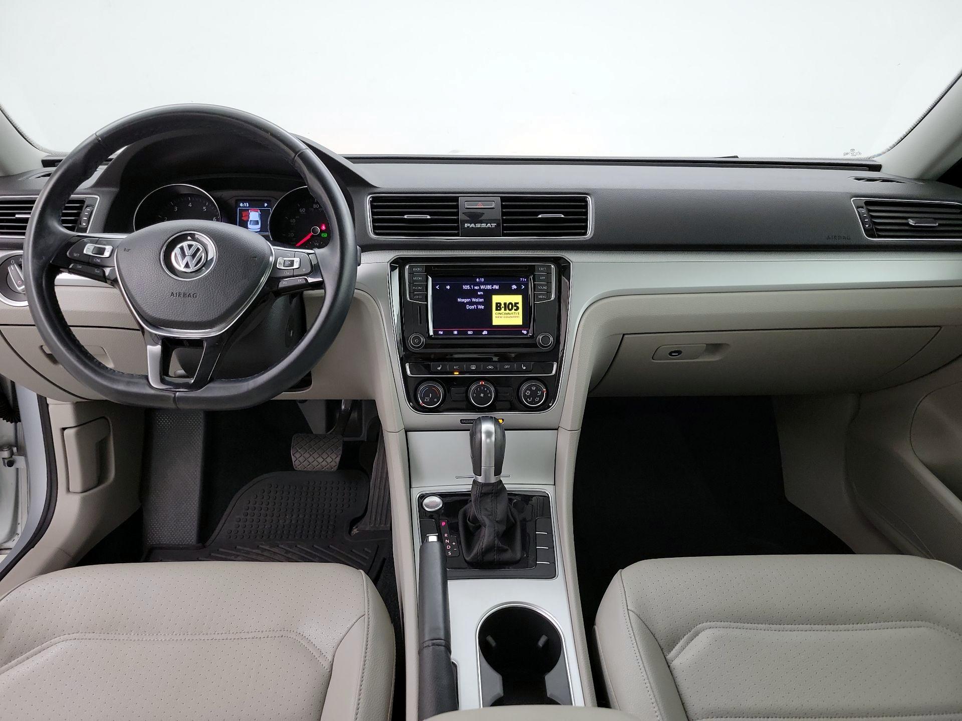 Thumbnail: 2019 Volkswagen Passat - 9