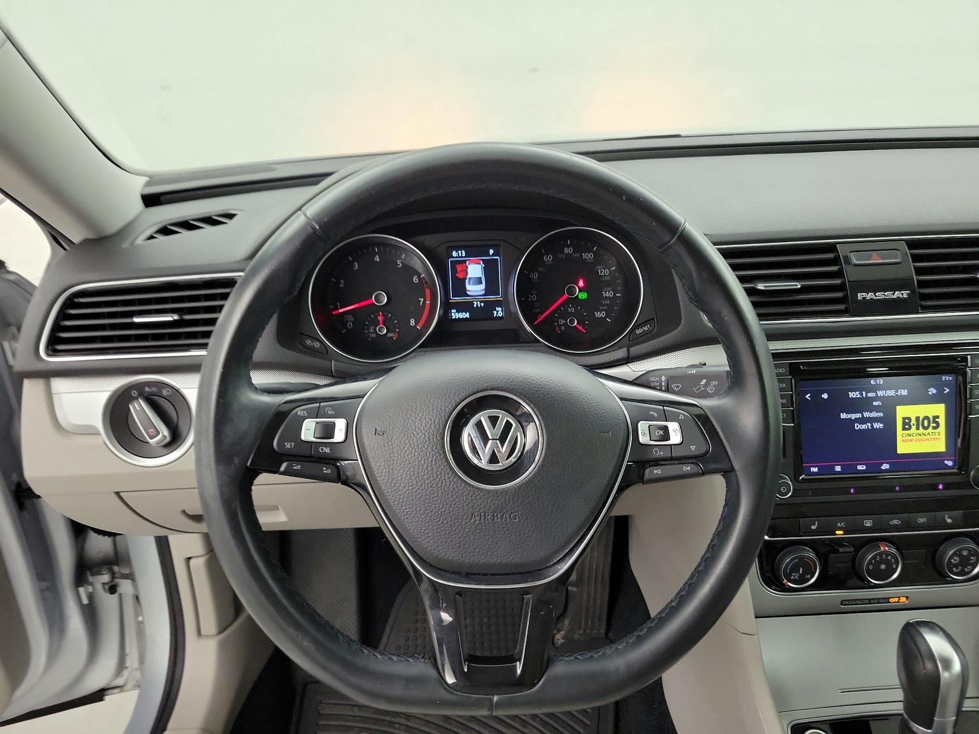 Thumbnail: 2019 Volkswagen Passat - 10