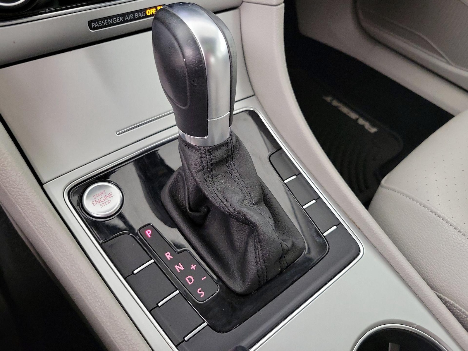 2019 Volkswagen Passat Wolfsburg Edition - Photo 18