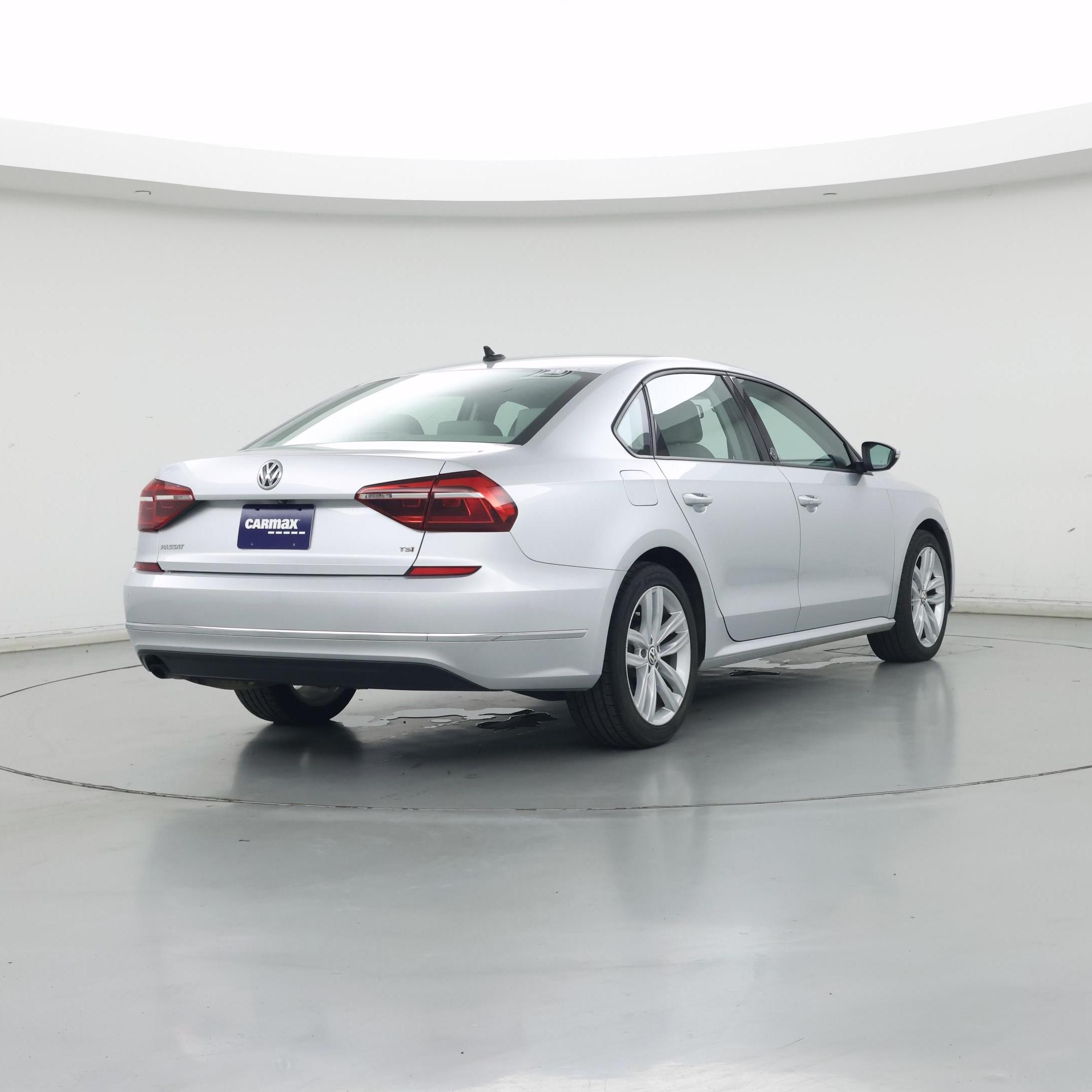 Thumbnail: 2019 Volkswagen Passat - 8