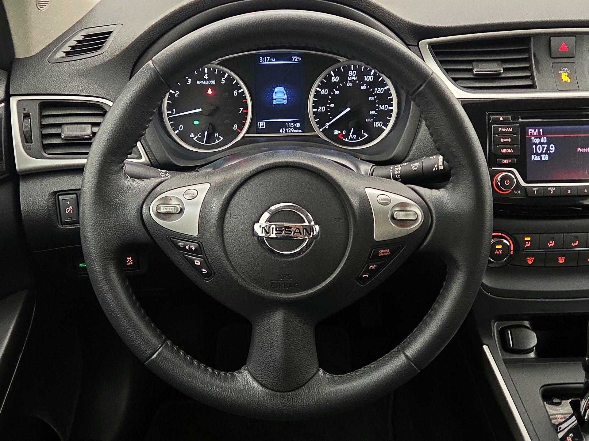 Thumbnail: 2017 Nissan Sentra - 10