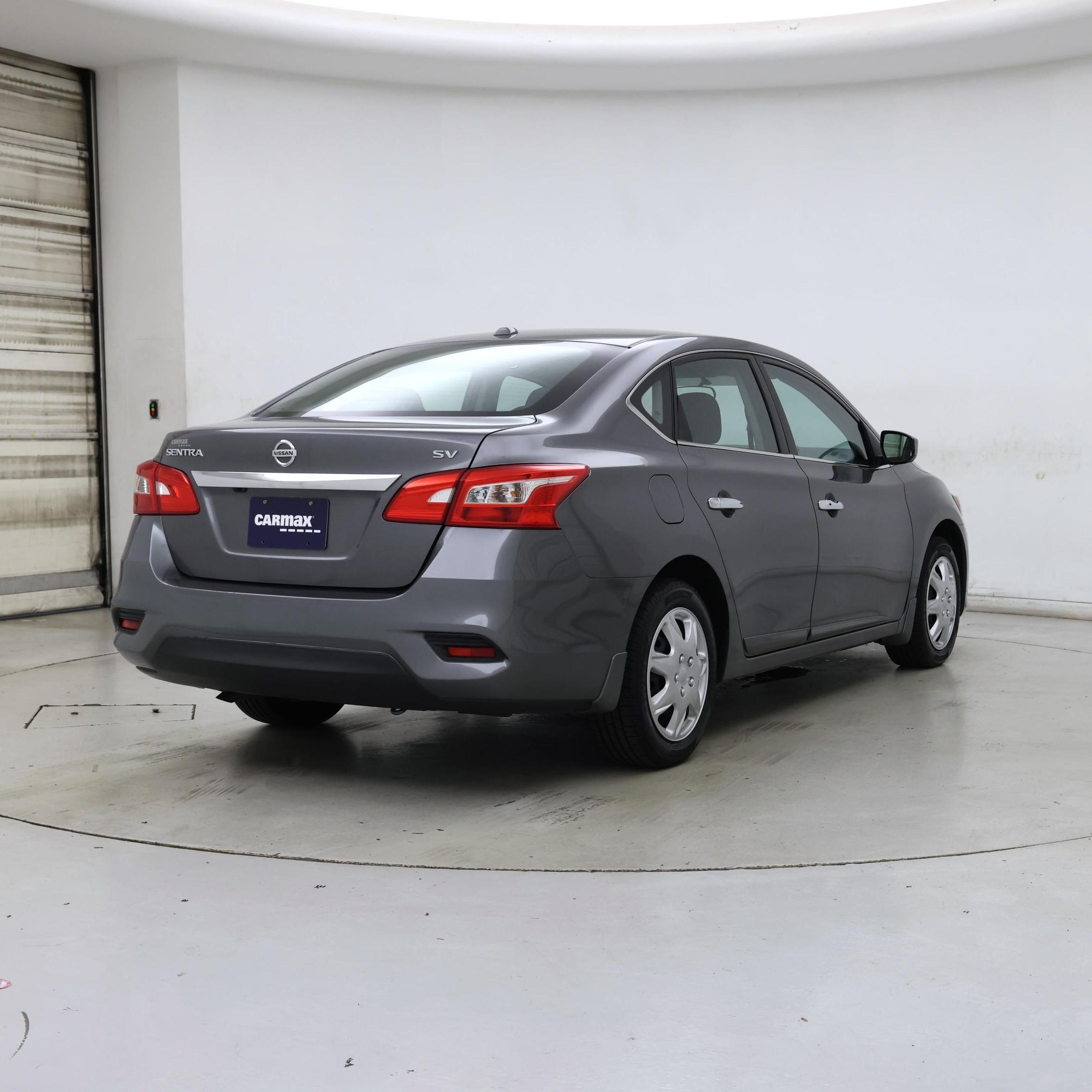 Thumbnail: 2017 Nissan Sentra - 8