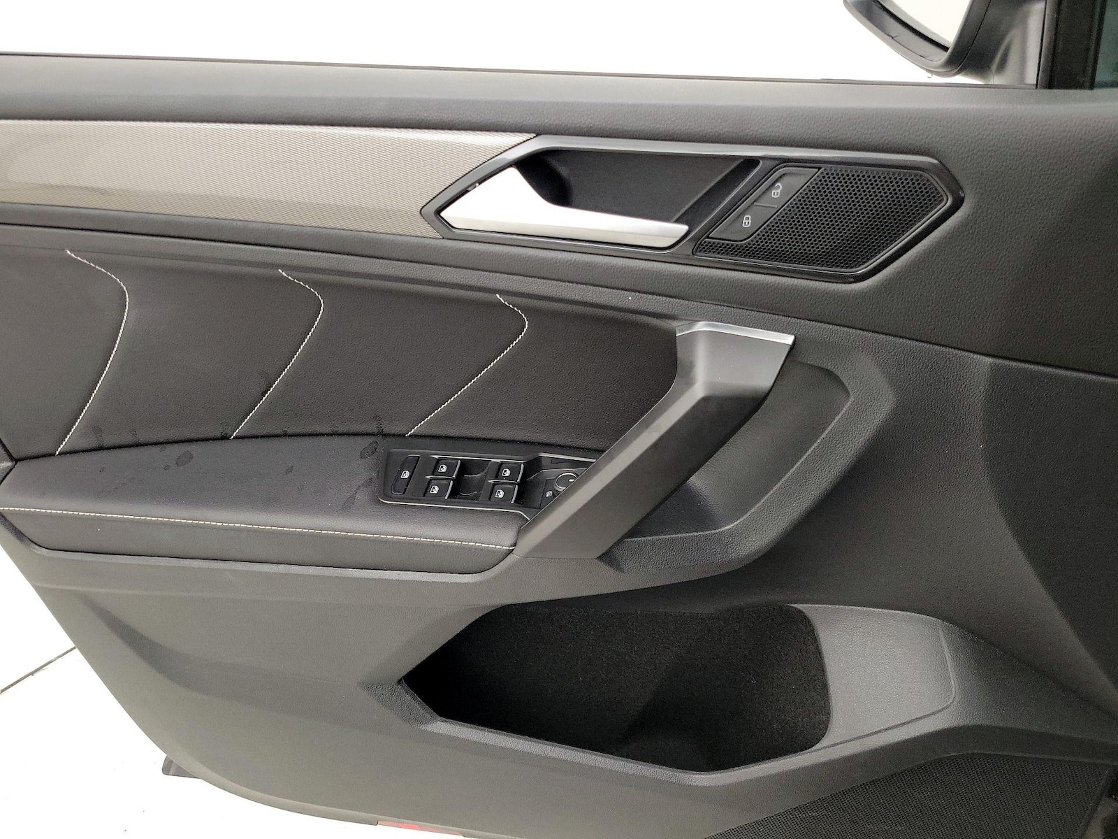2023 Volkswagen Tiguan SE - Photo 13