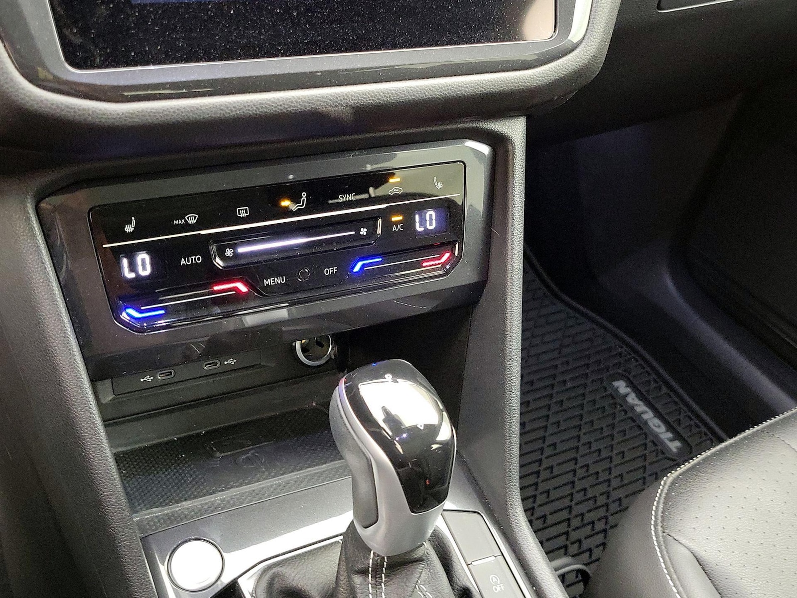 2023 Volkswagen Tiguan SE - Photo 17