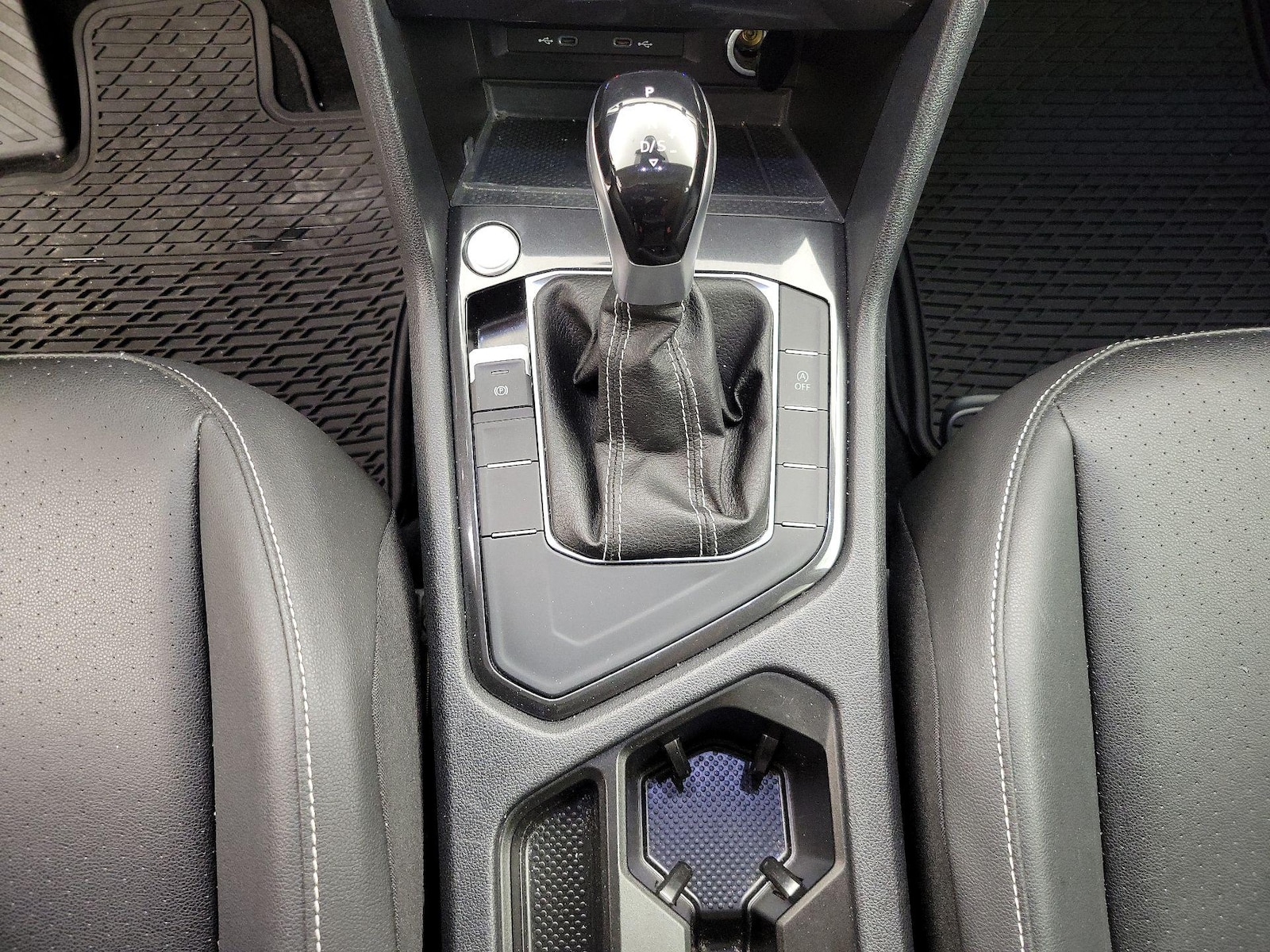 2023 Volkswagen Tiguan SE - Photo 18