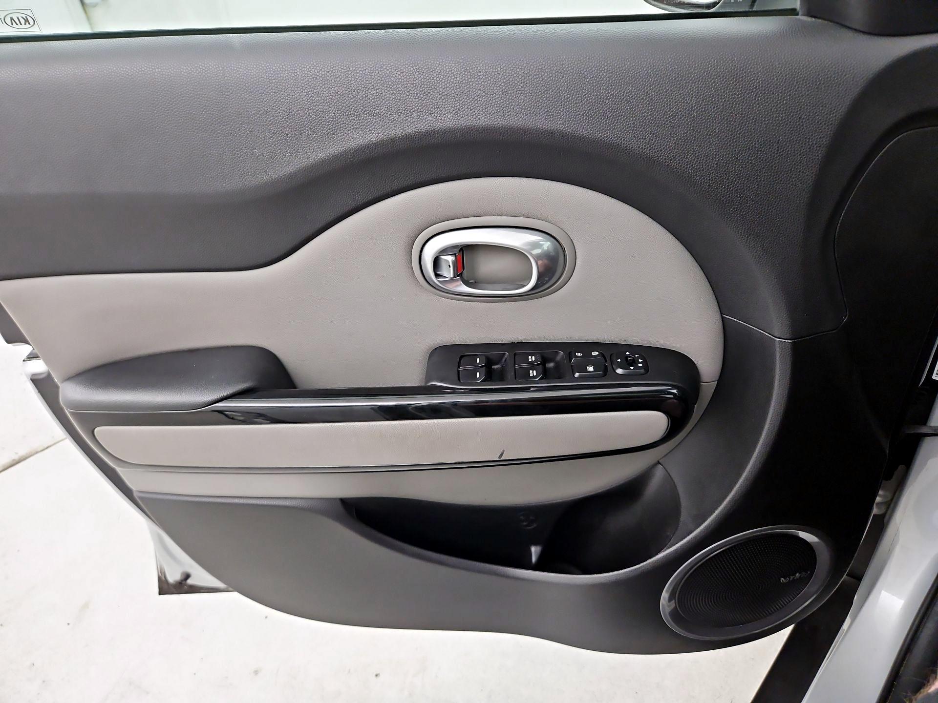 Thumbnail: 2016 Kia Soul - 12