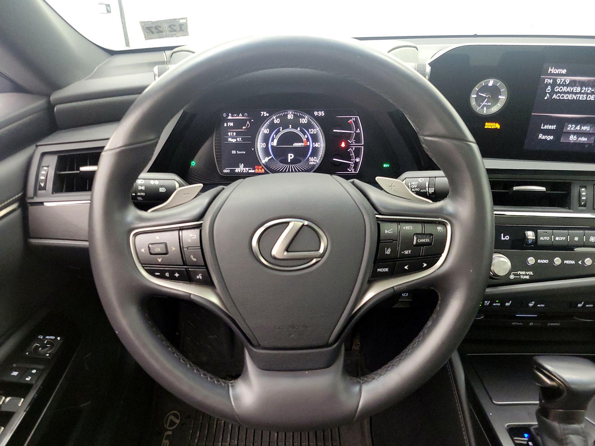 Thumbnail: 2022 Lexus ES - 10