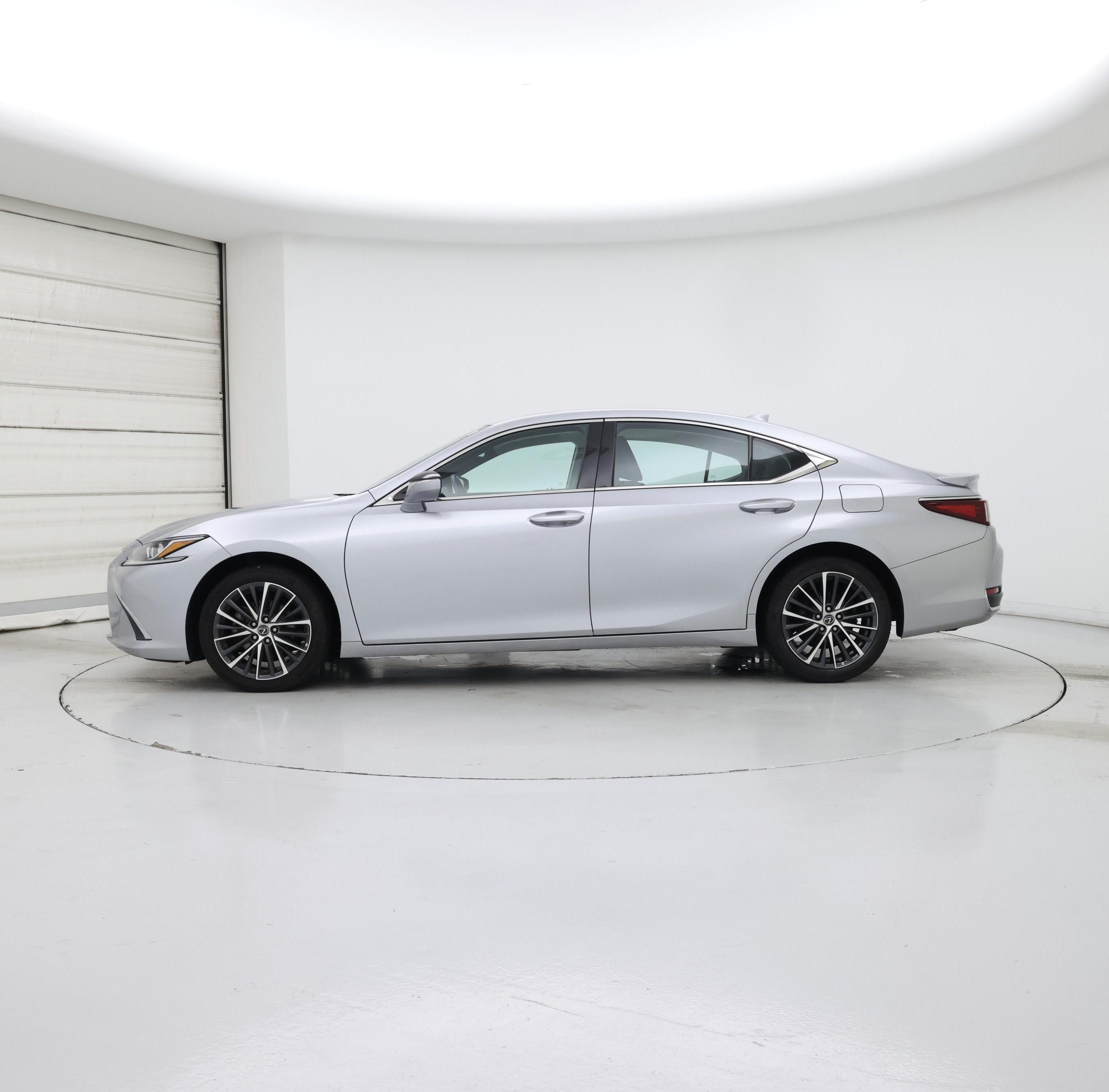Thumbnail: 2022 Lexus ES - 3