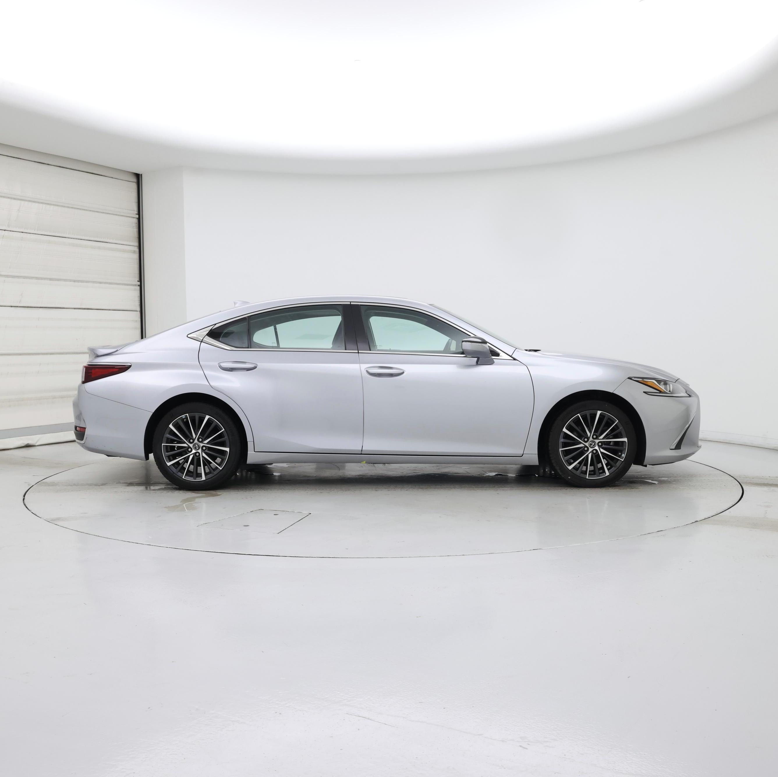 Thumbnail: 2022 Lexus ES - 7