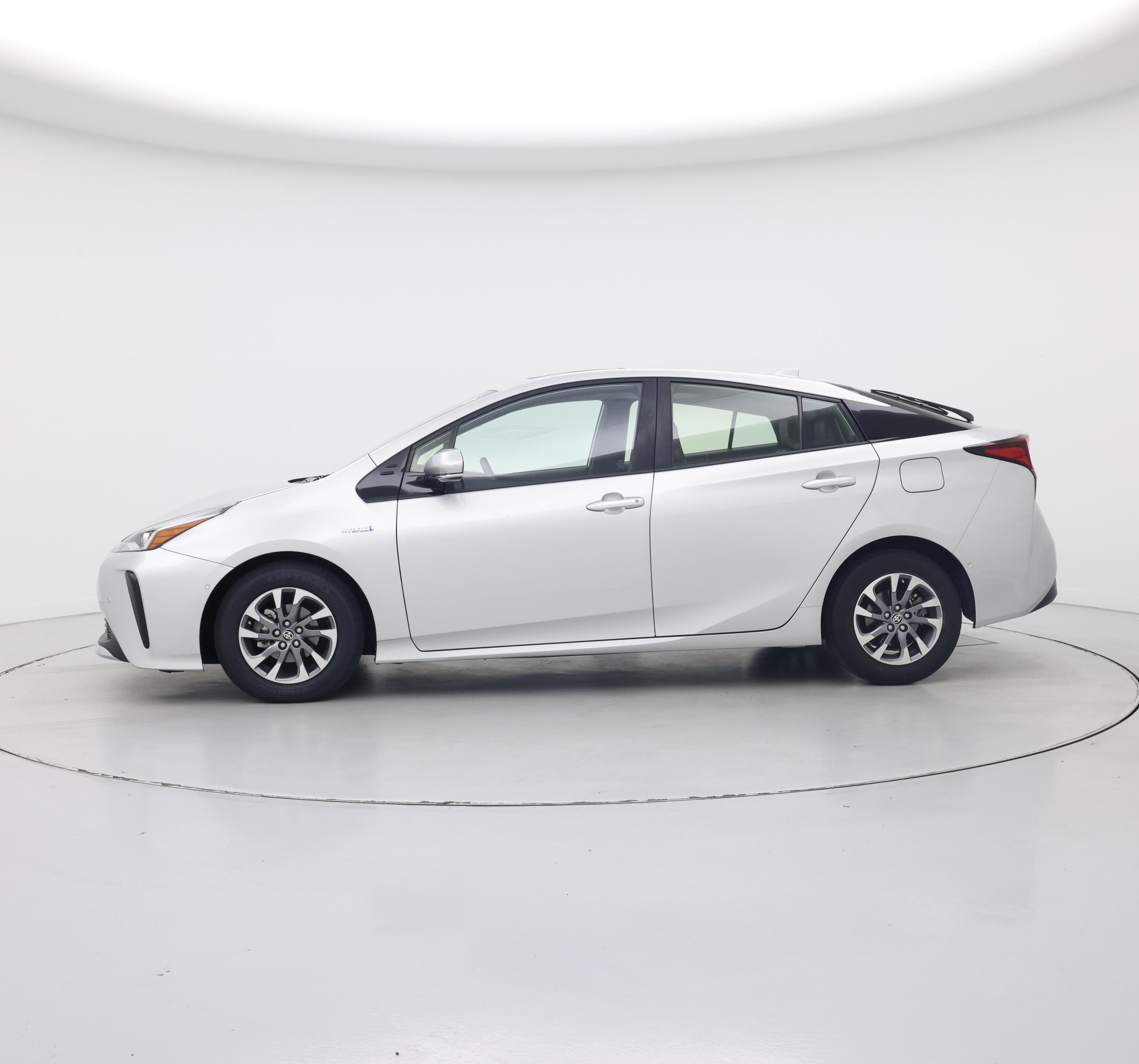 Thumbnail: 2020 Toyota Prius - 3