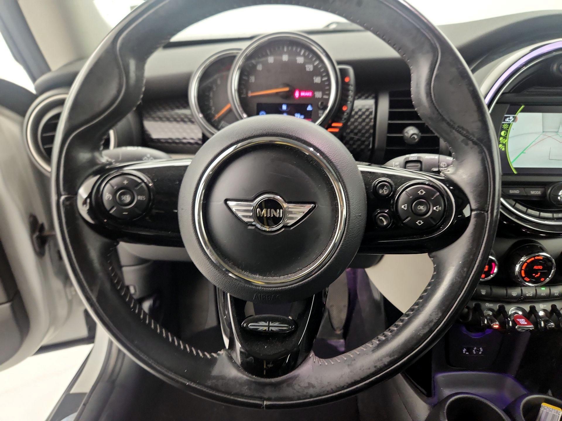 Thumbnail: 2015 MINI Cooper Hardtop - 10
