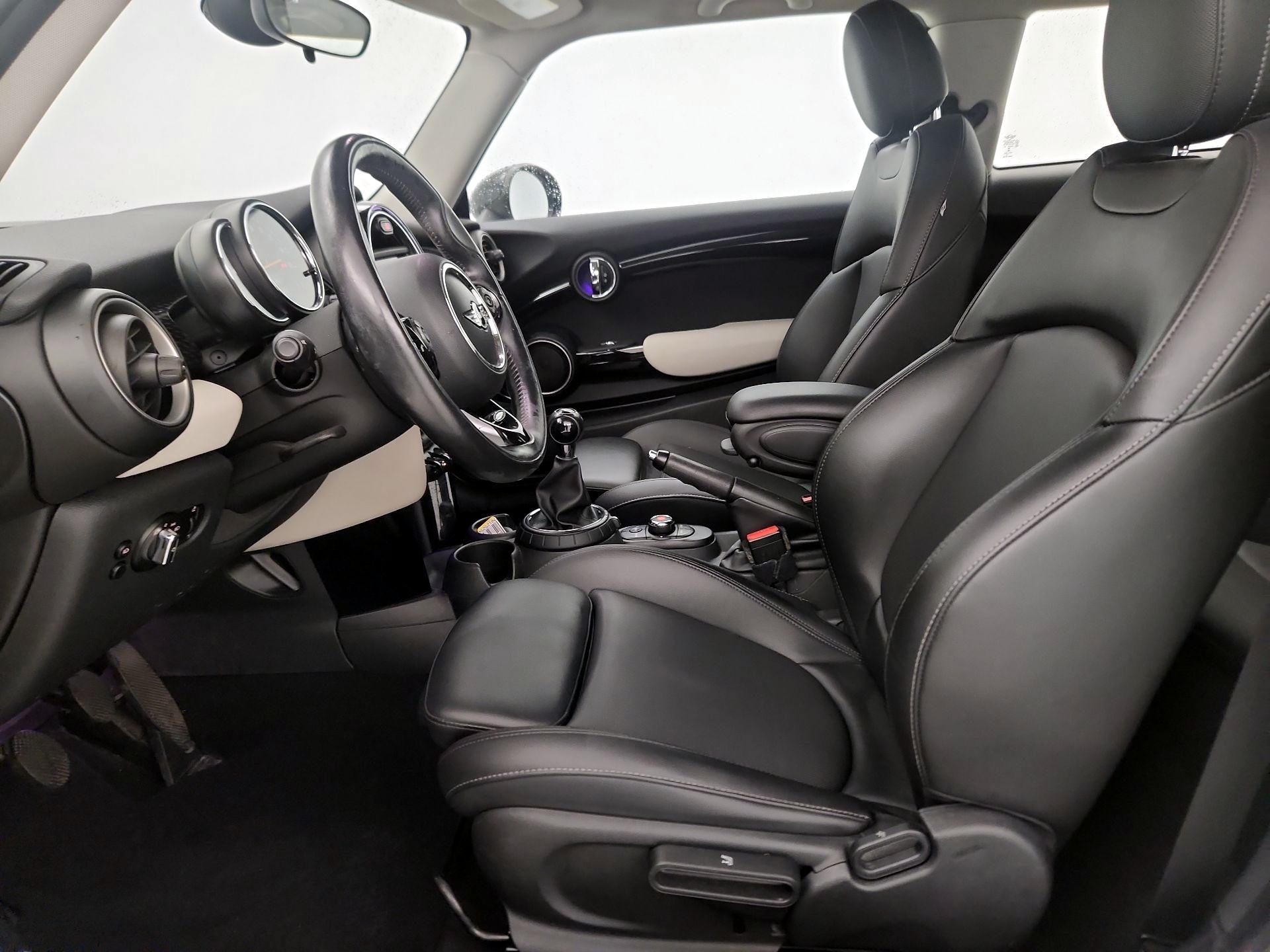 Thumbnail: 2015 MINI Cooper Hardtop - 11