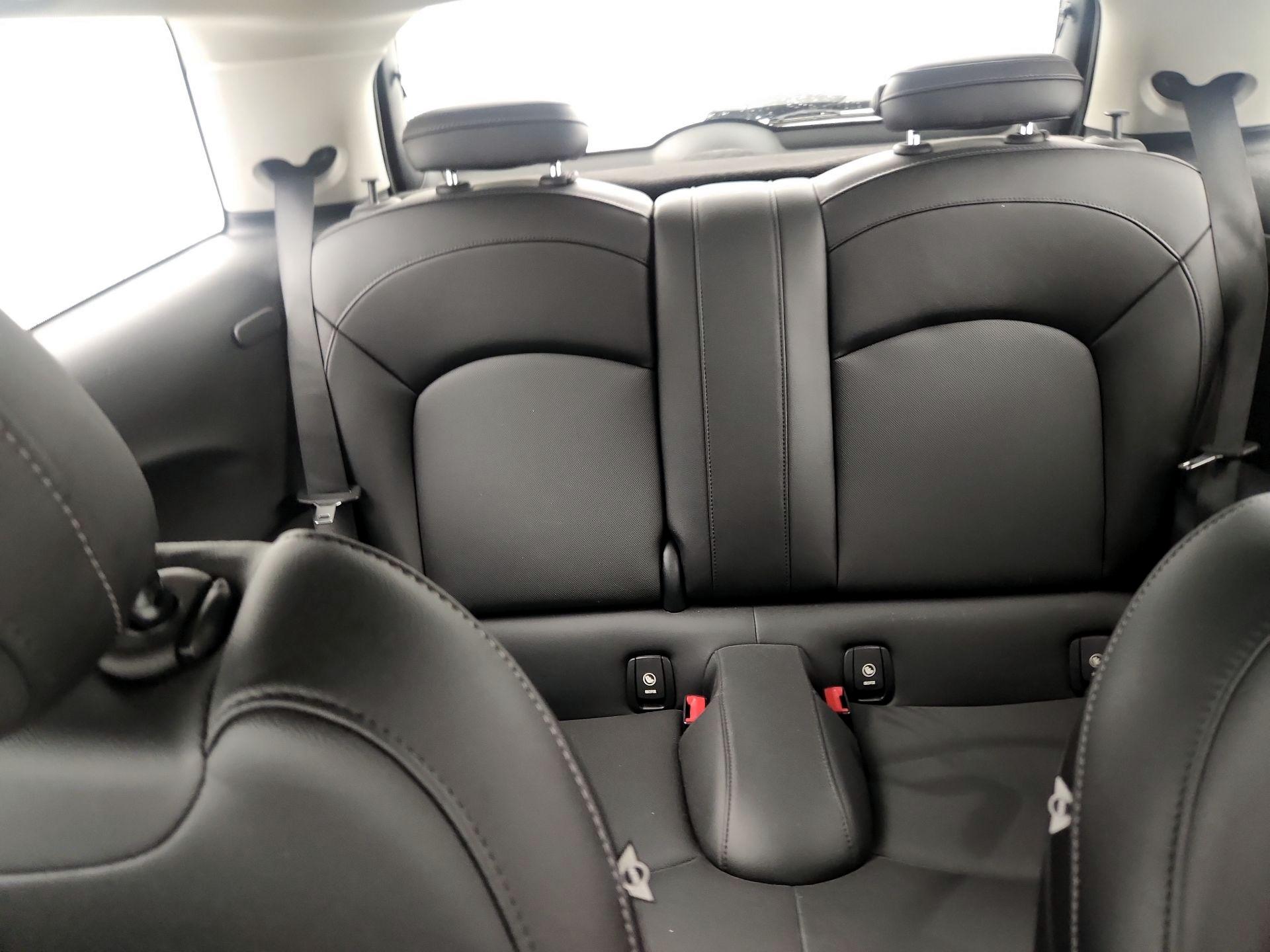 Thumbnail: 2015 MINI Cooper Hardtop - 20