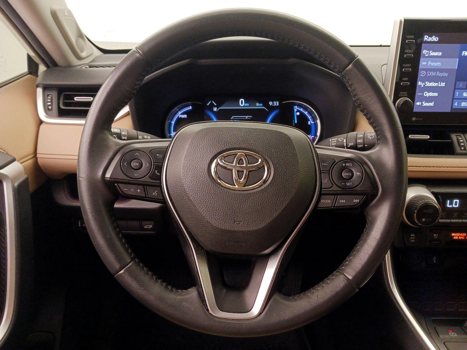 Thumbnail: 2022 Toyota RAV4 - 10