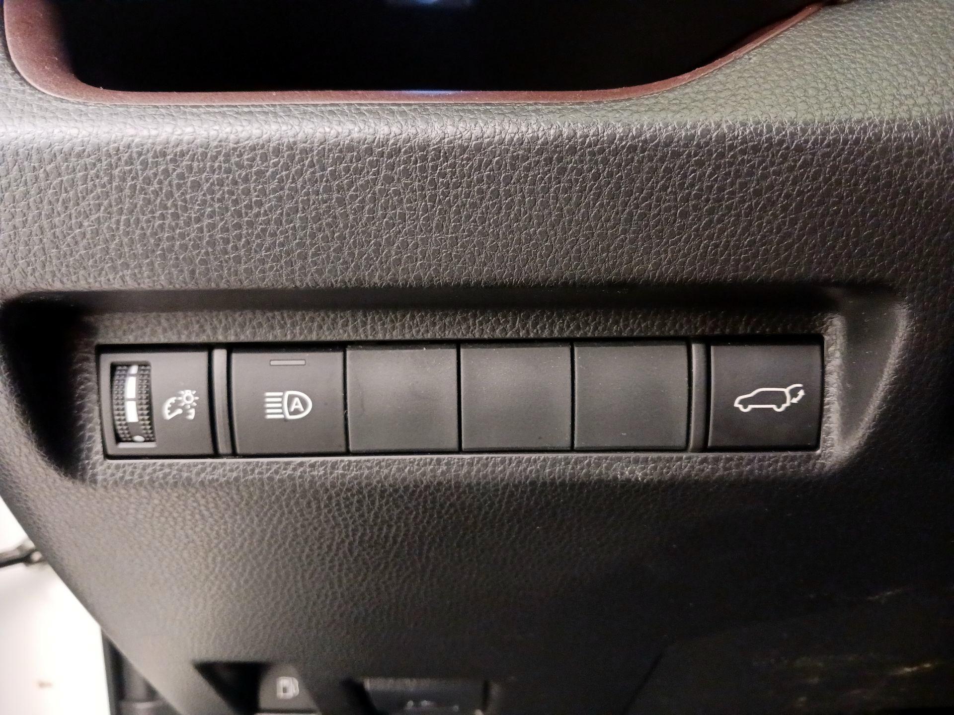 Thumbnail: 2022 Toyota RAV4 - 13