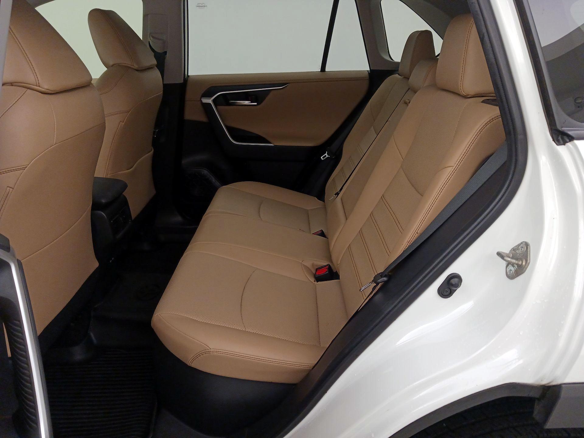 Thumbnail: 2022 Toyota RAV4 - 20
