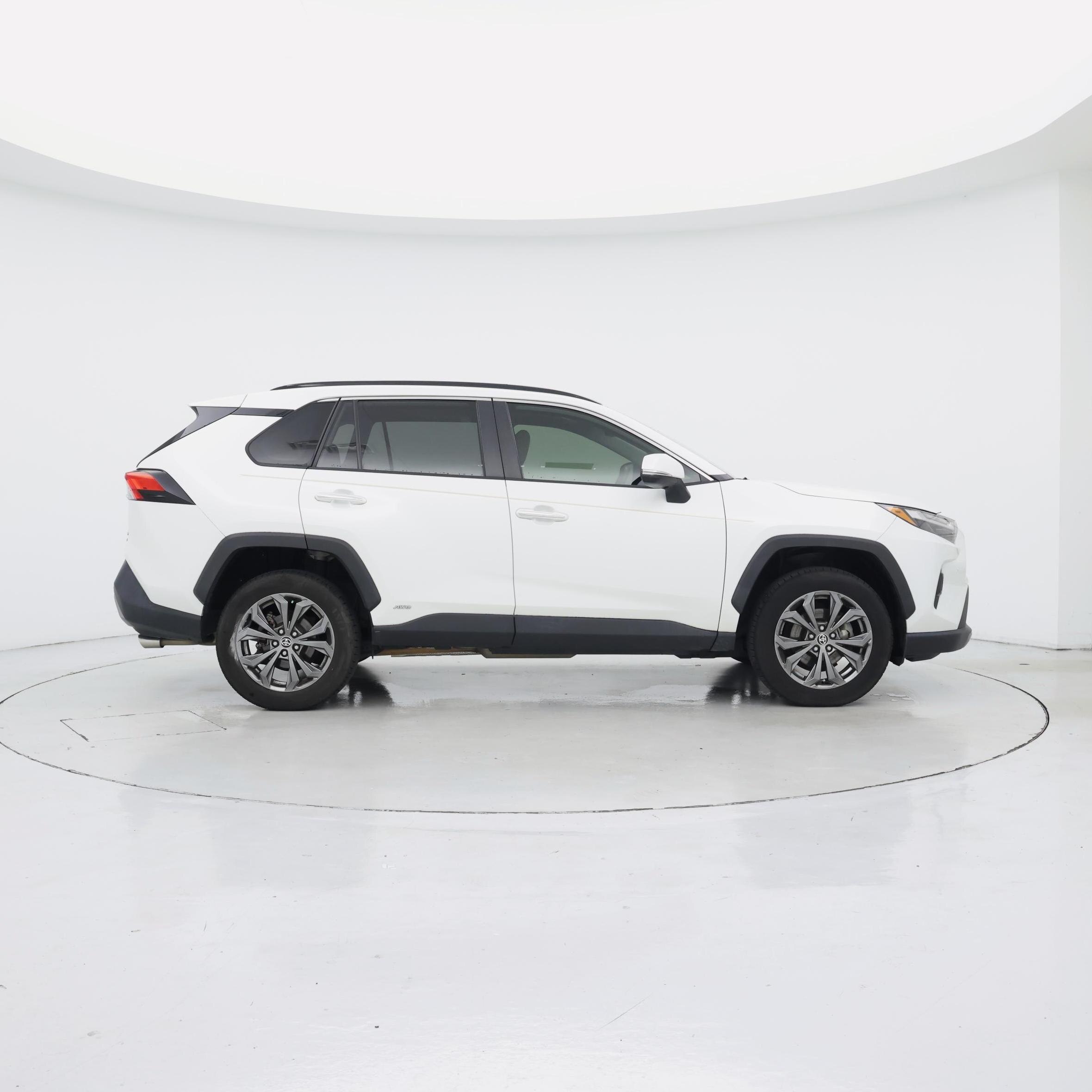 Thumbnail: 2022 Toyota RAV4 - 7