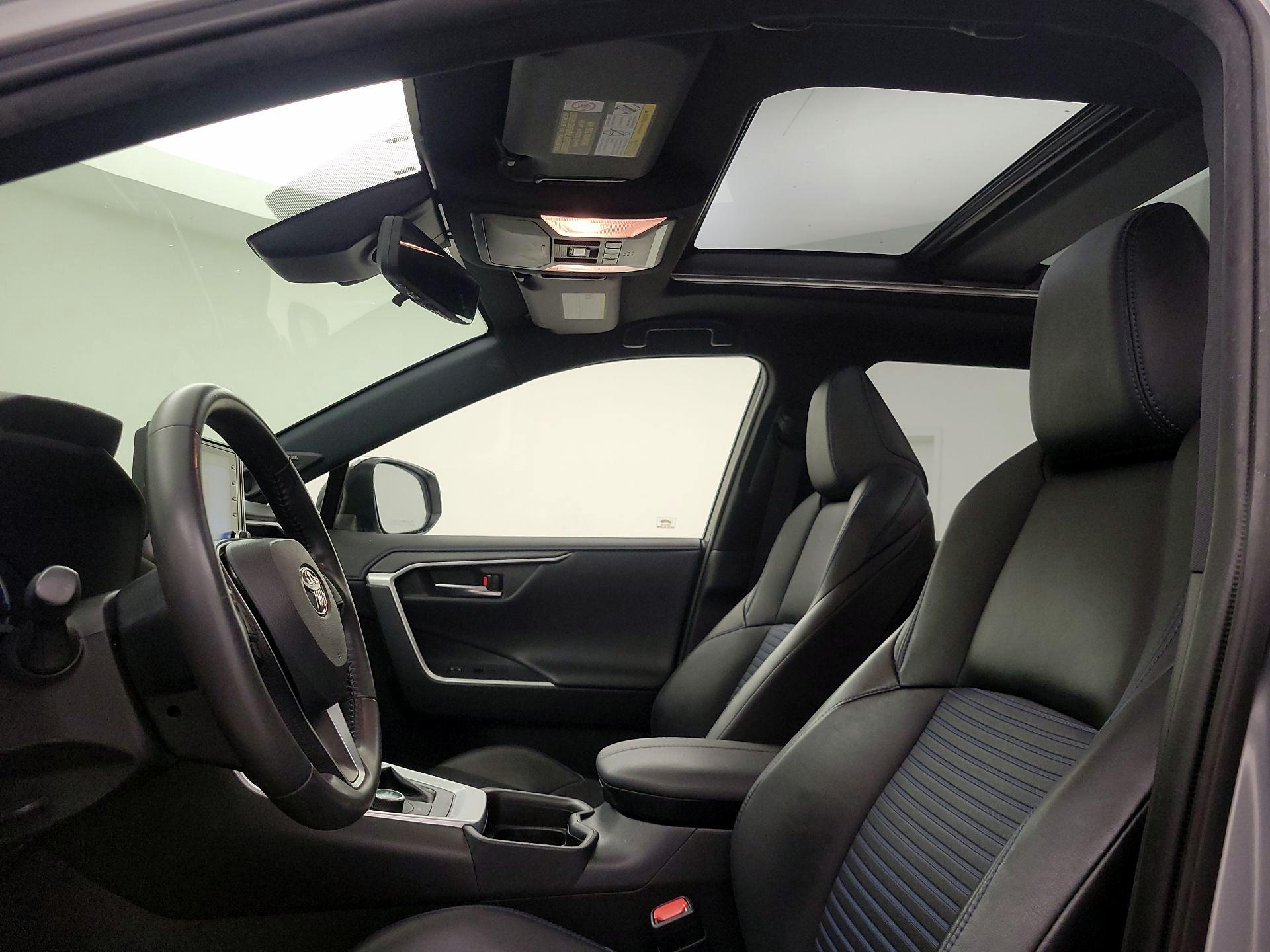 Thumbnail: 2020 Toyota RAV4 - 20