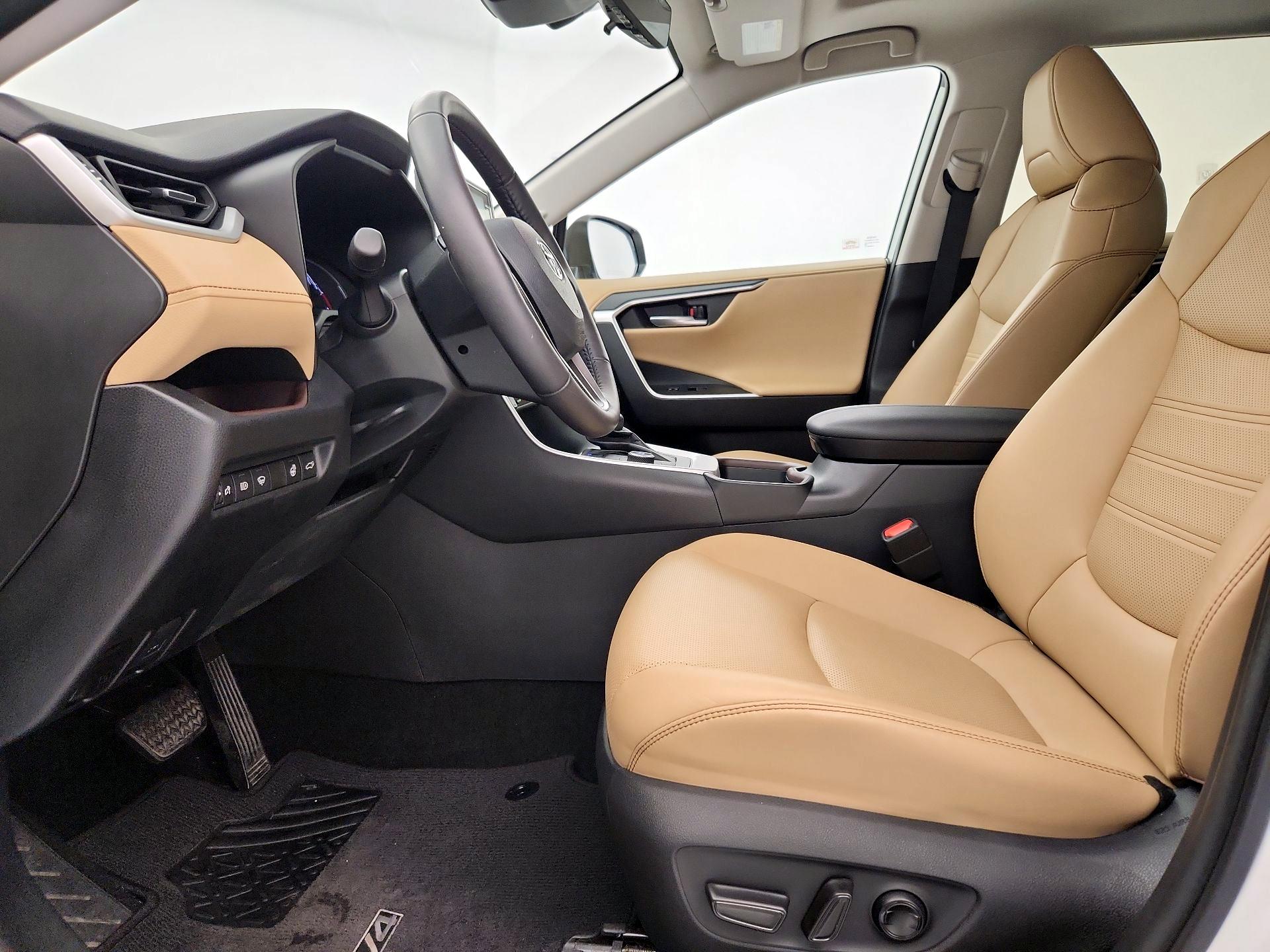 Thumbnail: 2021 Toyota RAV4 - 11