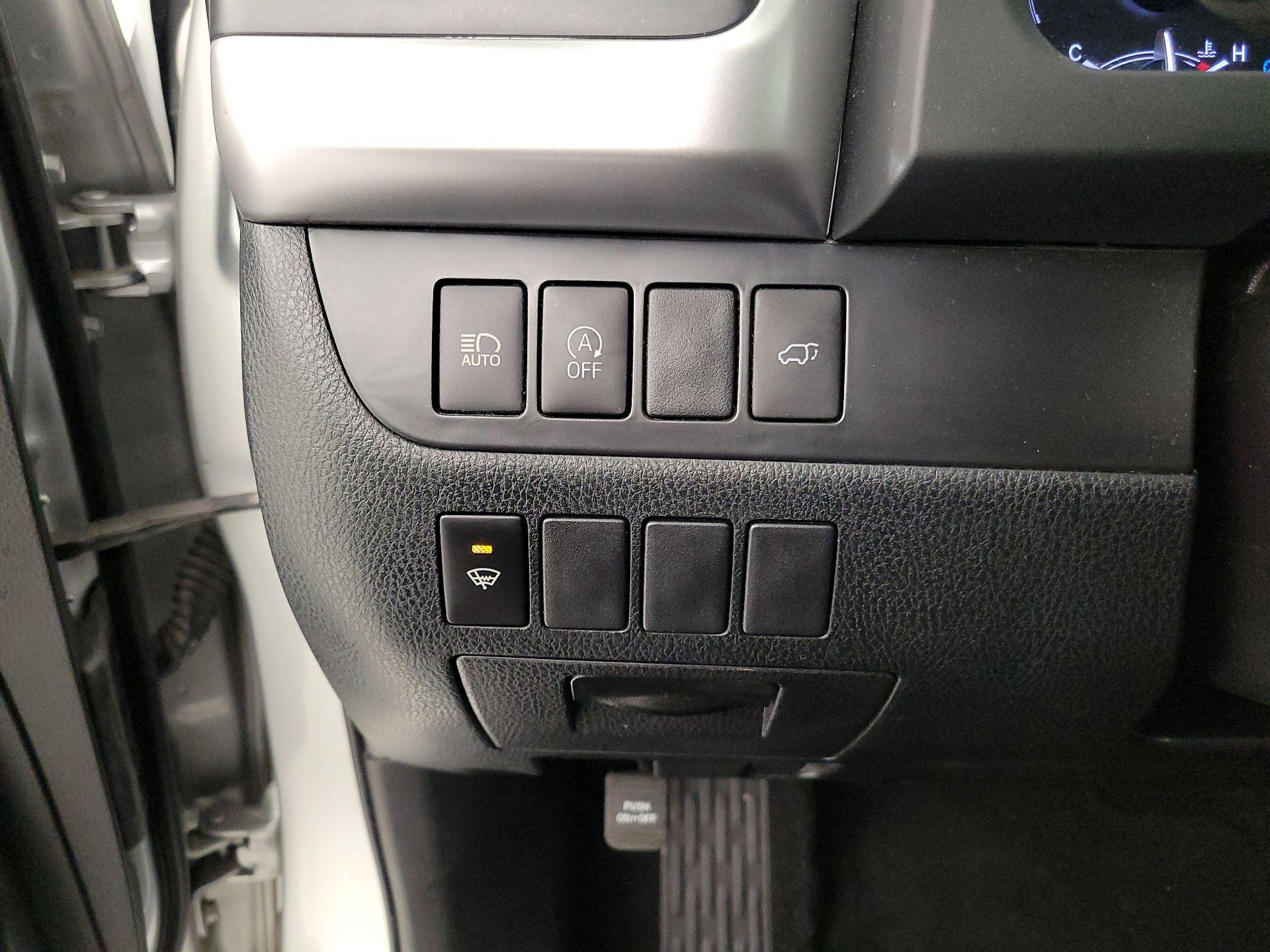 Thumbnail: 2019 Toyota Highlander - 13