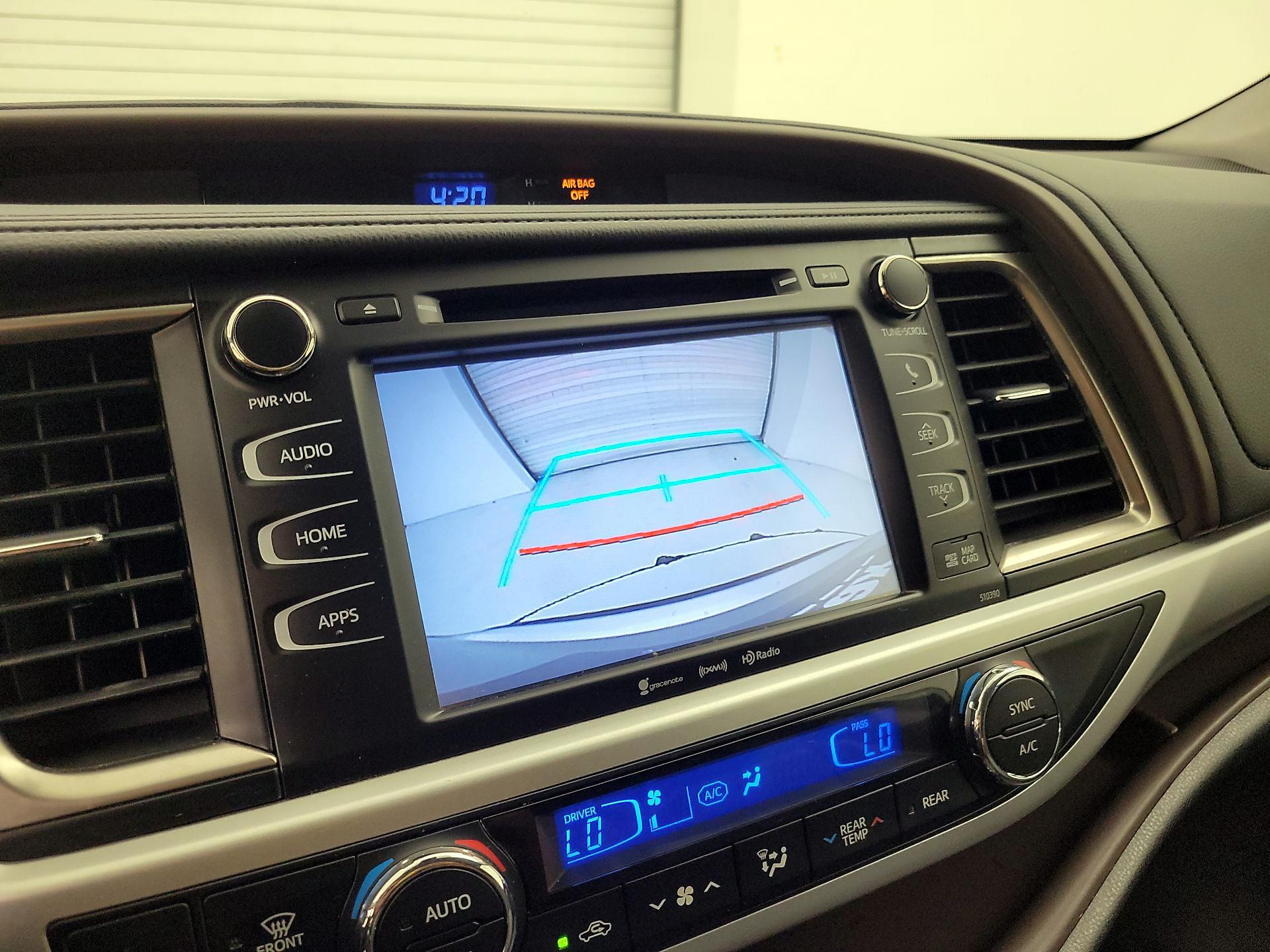 Thumbnail: 2019 Toyota Highlander - 14