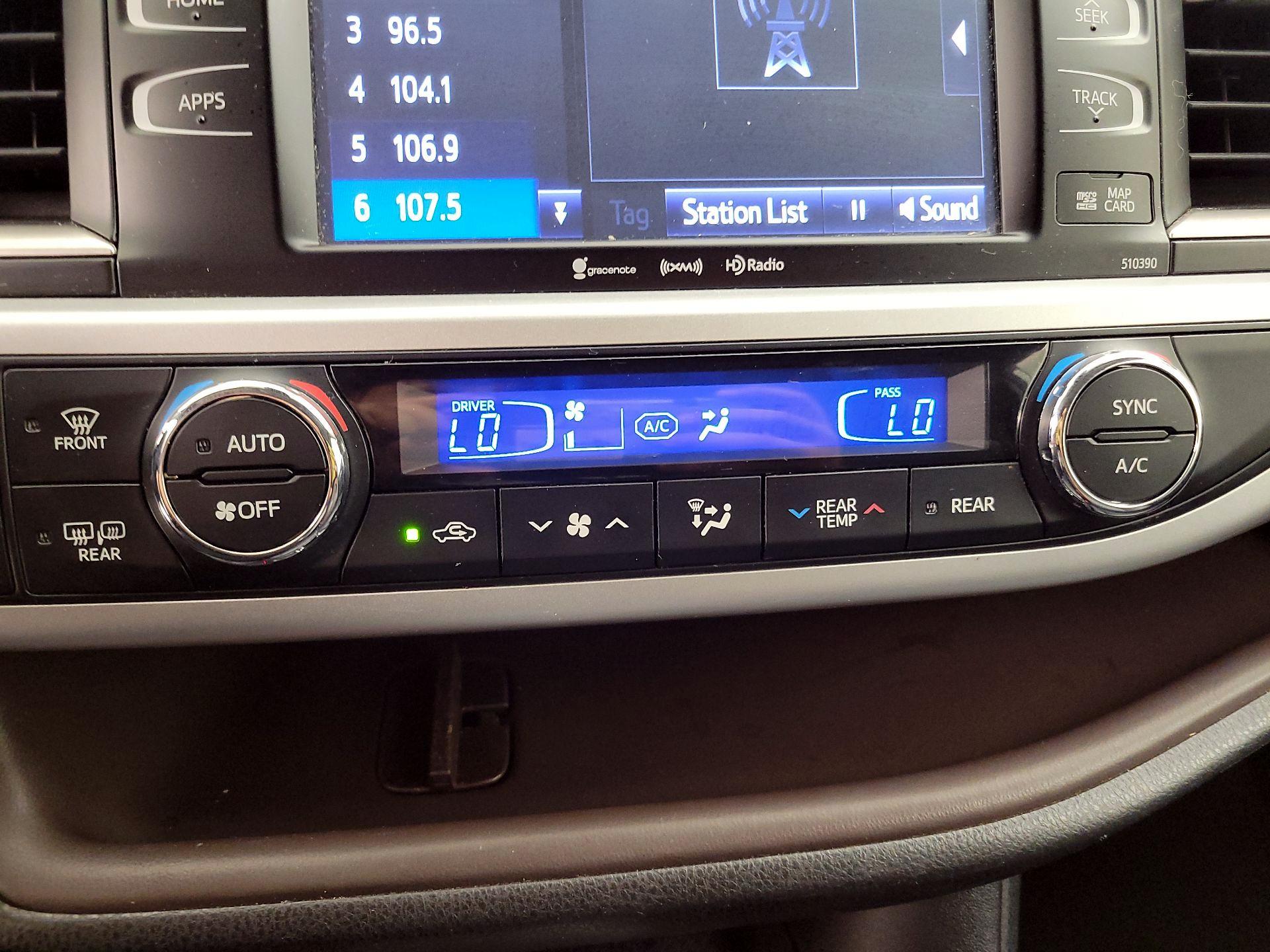 Thumbnail: 2019 Toyota Highlander - 16