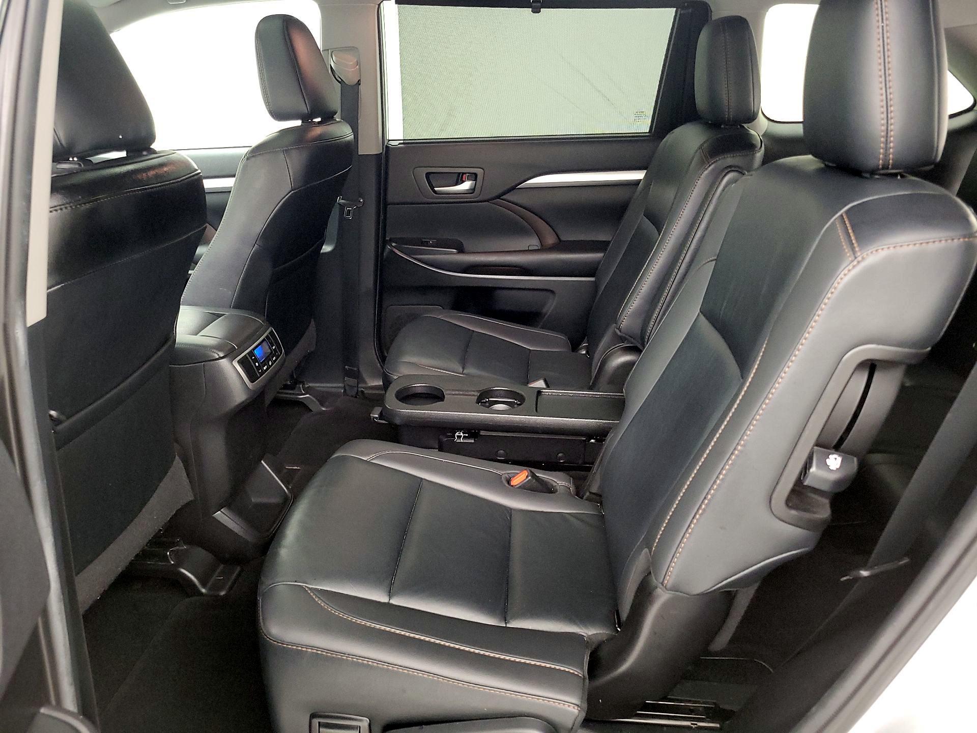 Thumbnail: 2019 Toyota Highlander - 20
