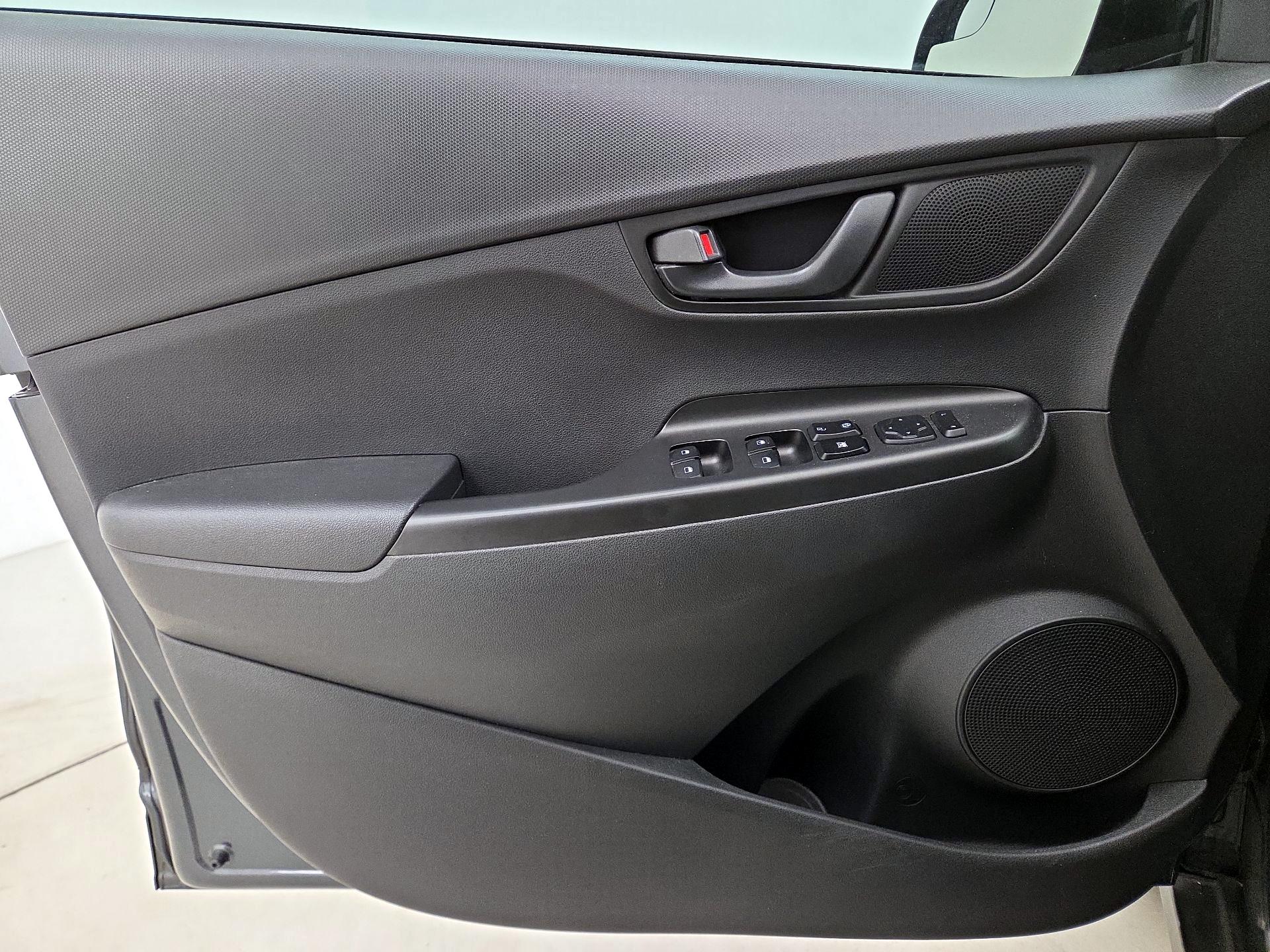 Thumbnail: 2020 Hyundai Kona - 12