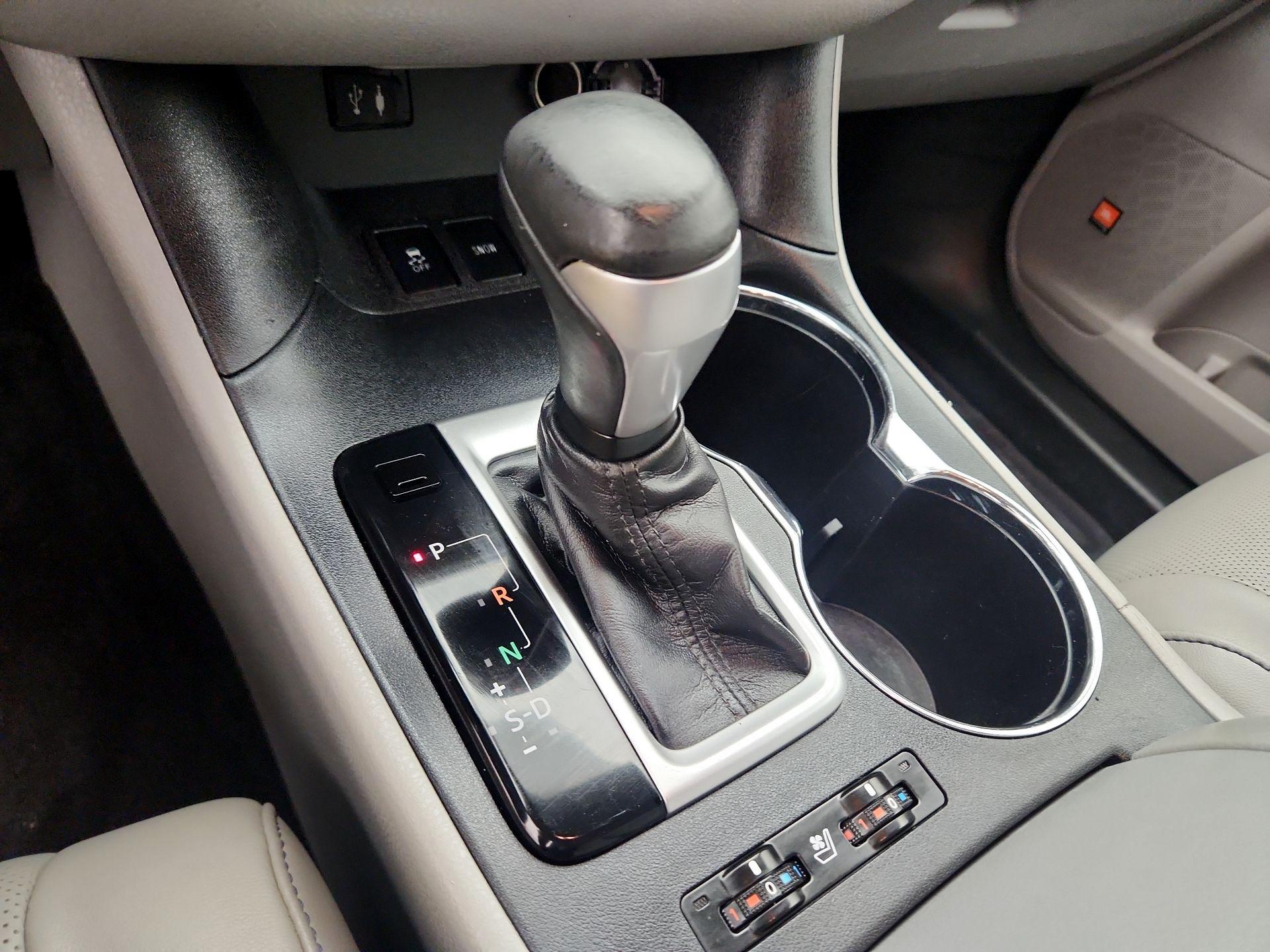 Thumbnail: 2015 Toyota Highlander - 17