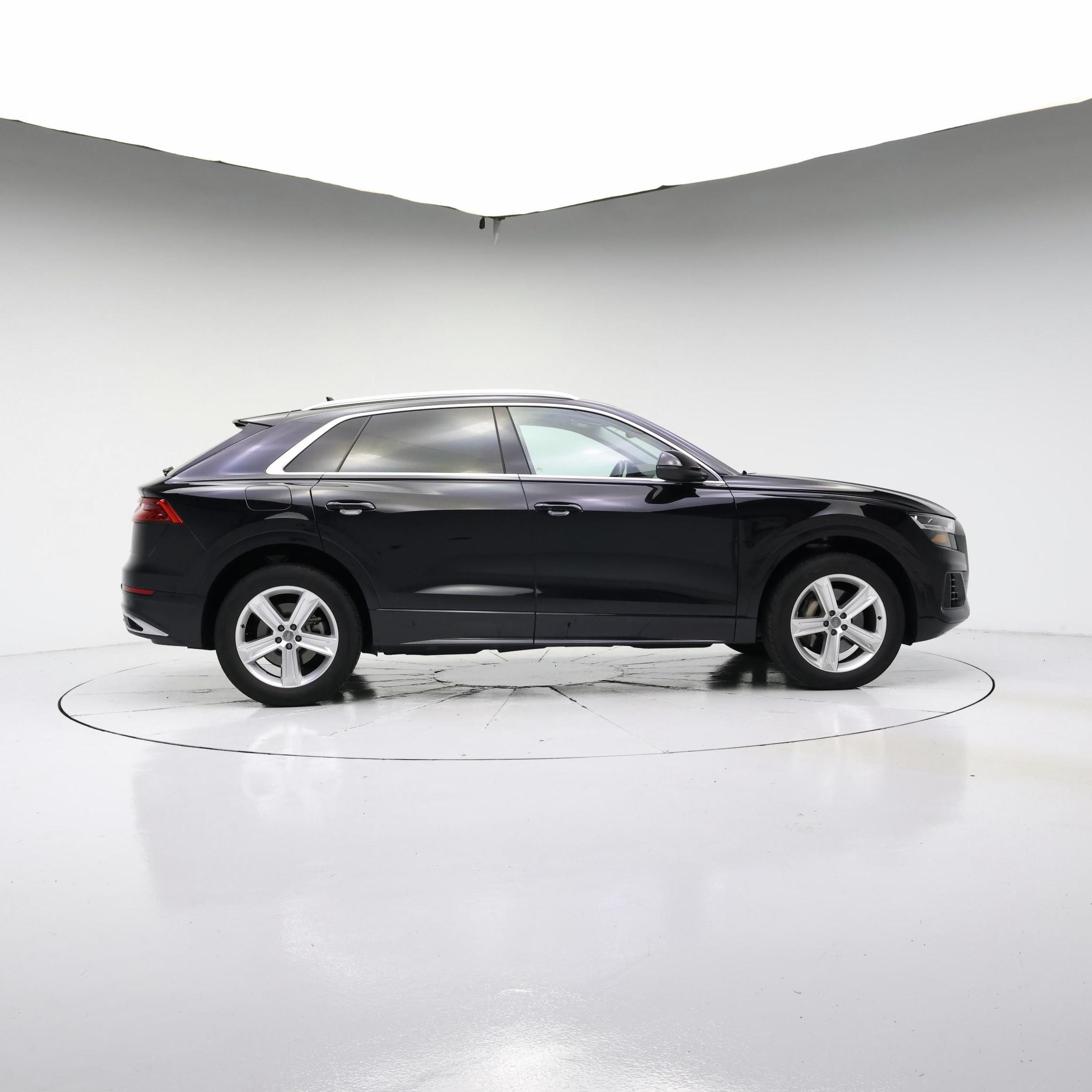 Thumbnail: 2020 Audi Q8 - 3