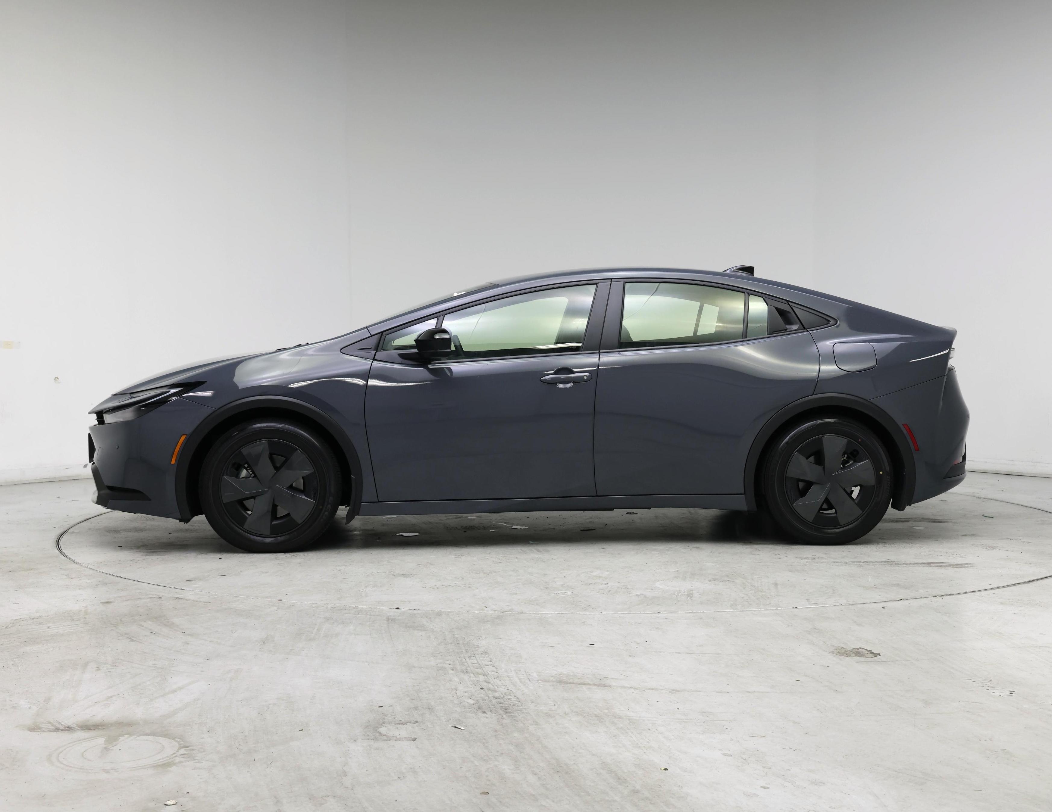 Thumbnail: 2026 Toyota Prius - 3