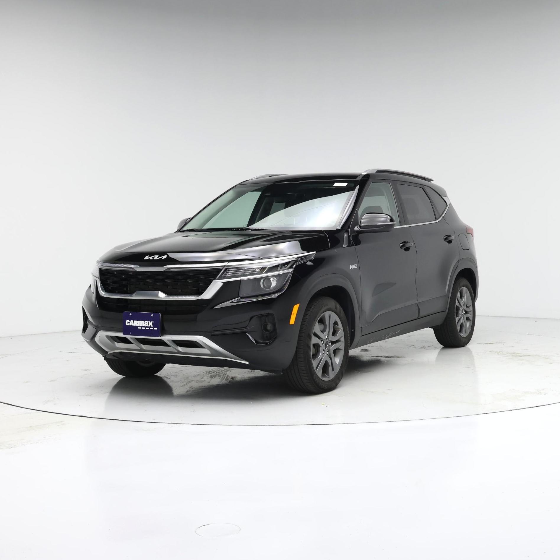Thumbnail: 2023 Kia Seltos - 4