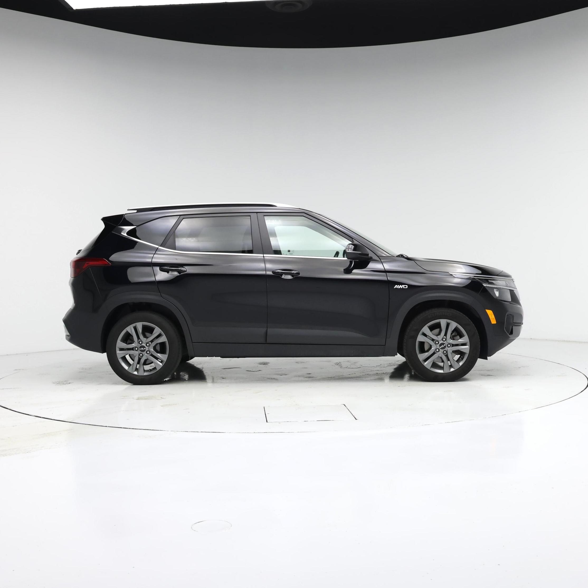 Thumbnail: 2023 Kia Seltos - 7