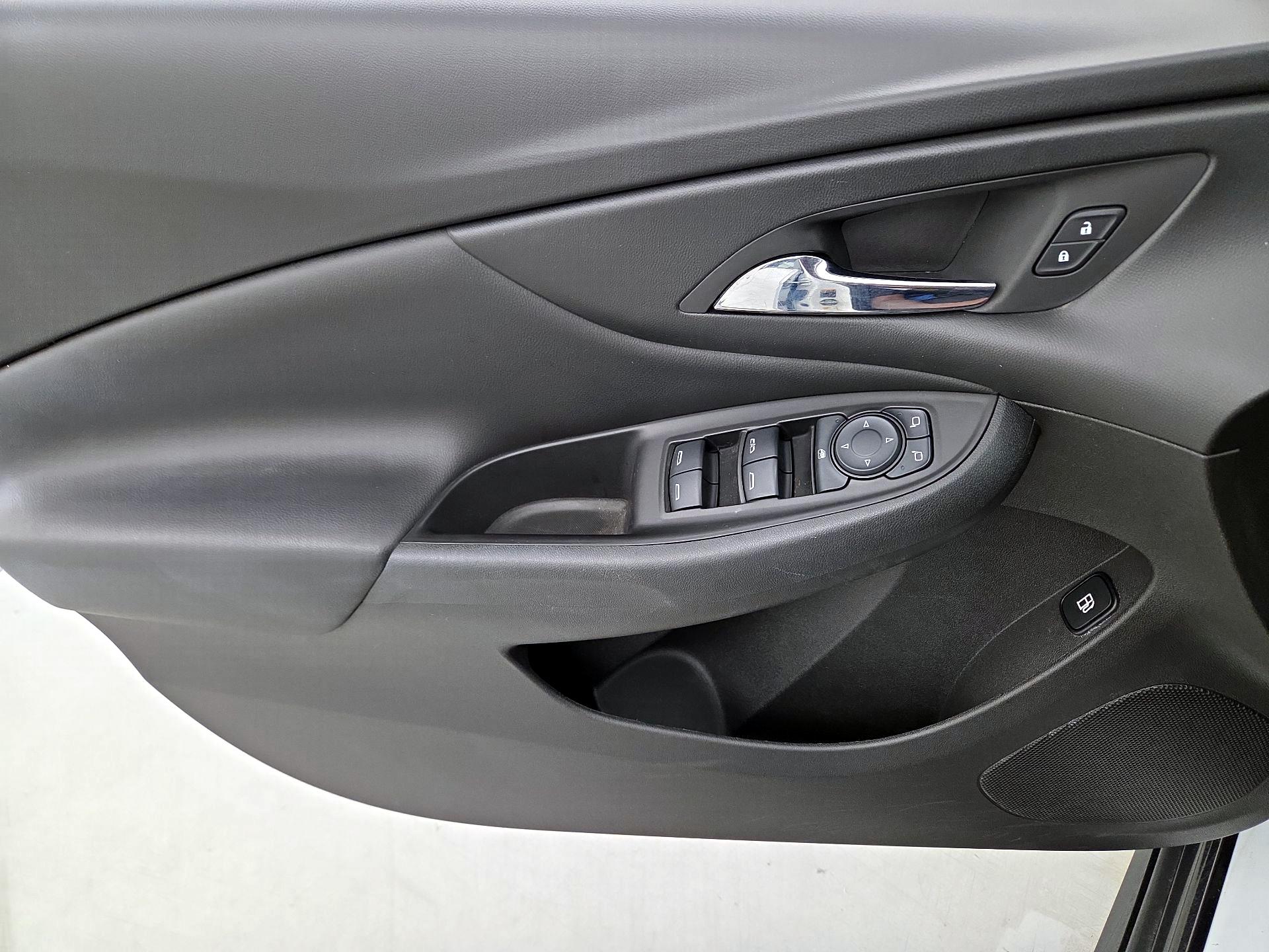 Thumbnail: 2017 Chevrolet Volt - 12