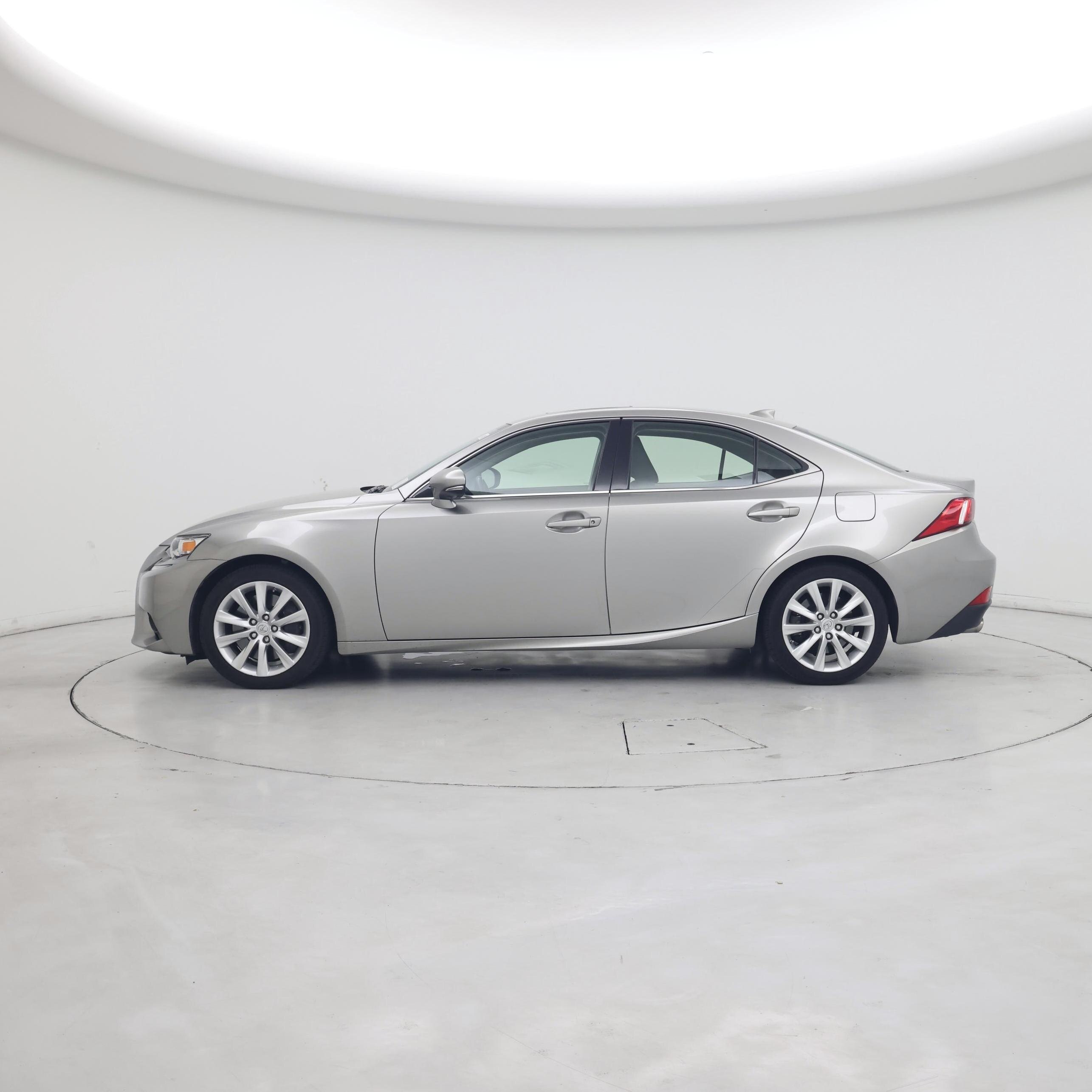 Thumbnail: 2016 Lexus IS - 3