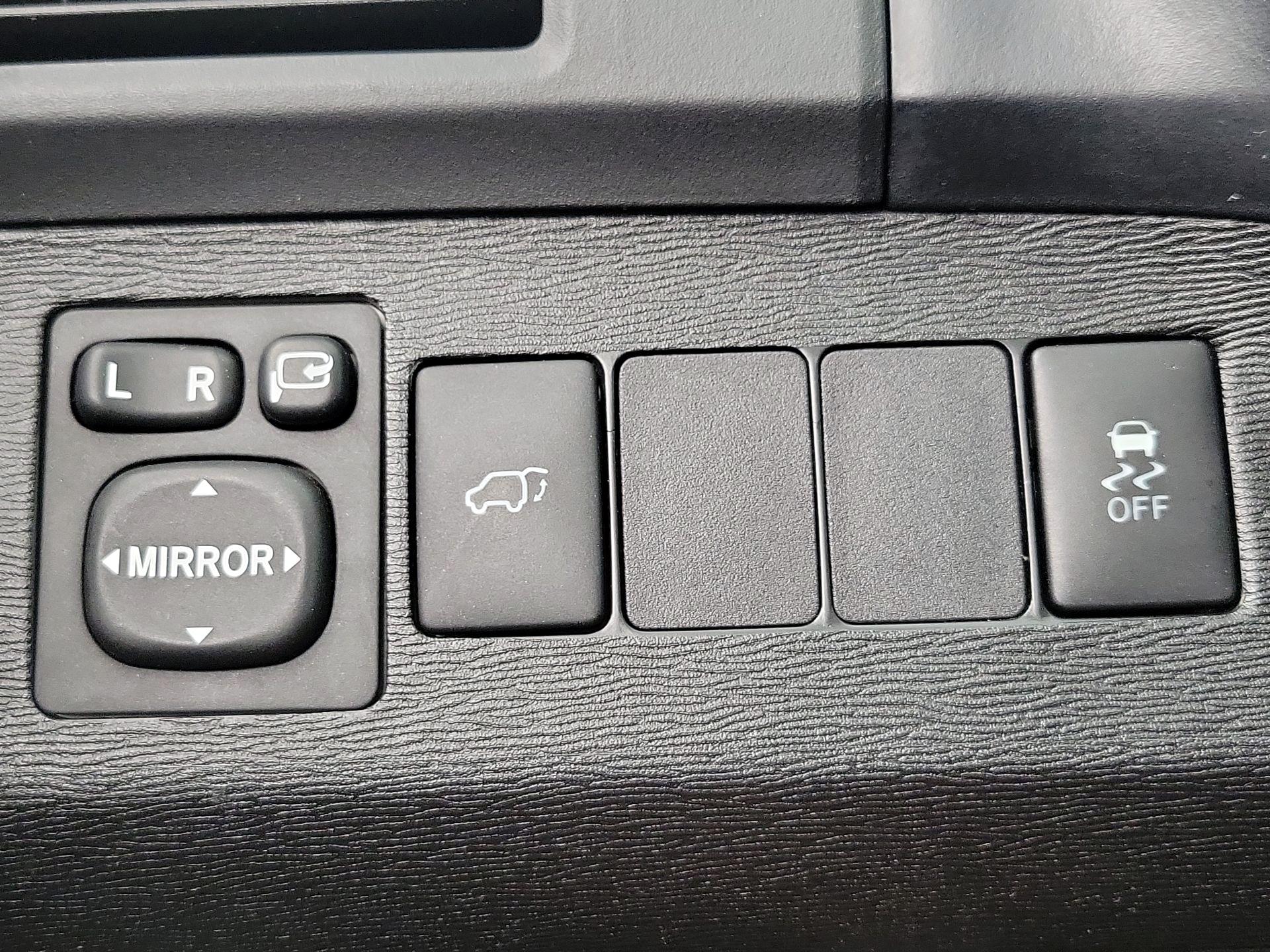 Thumbnail: 2014 Toyota Venza - 13