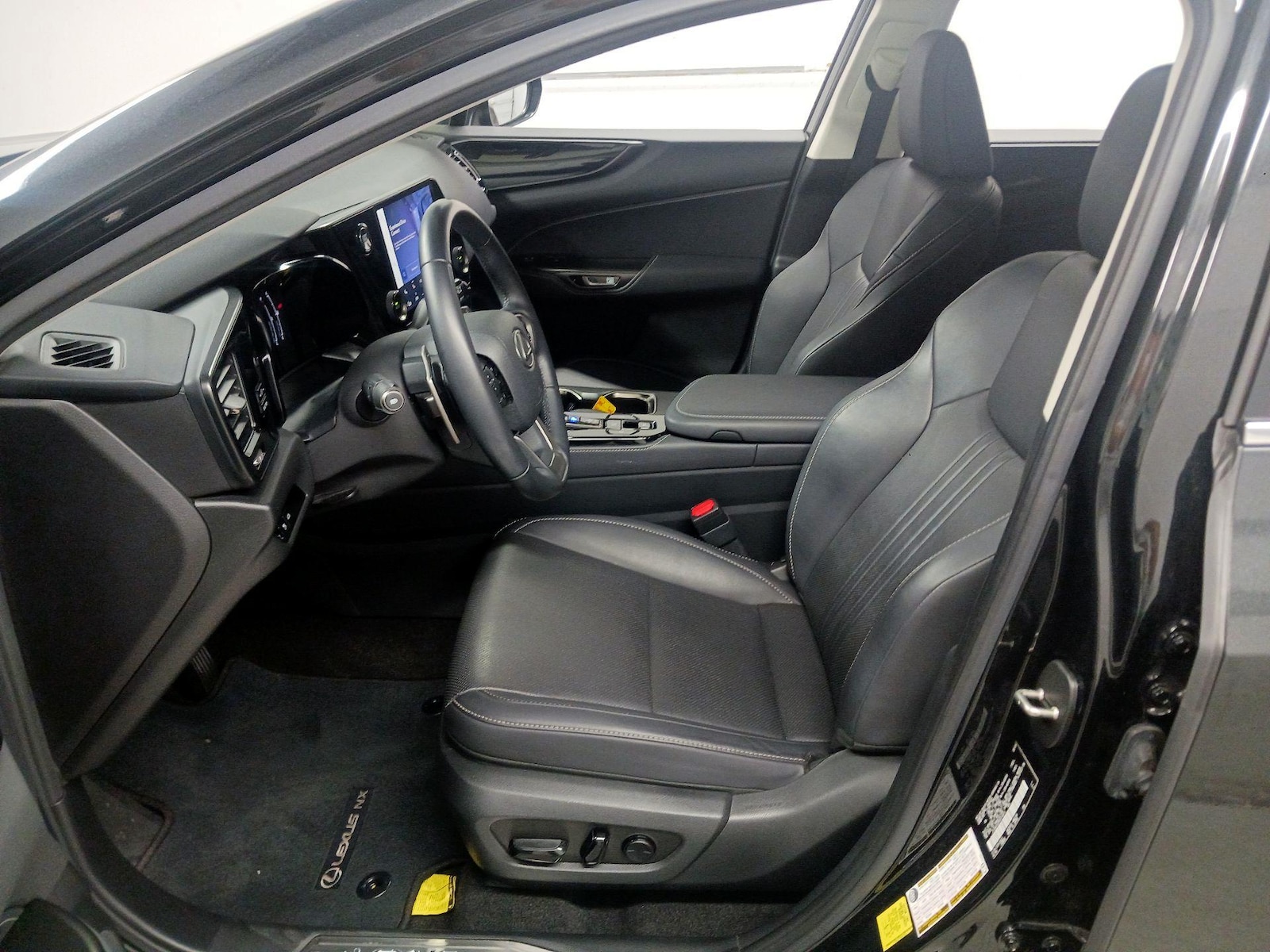 2024 Lexus NX 250 - Photo 12