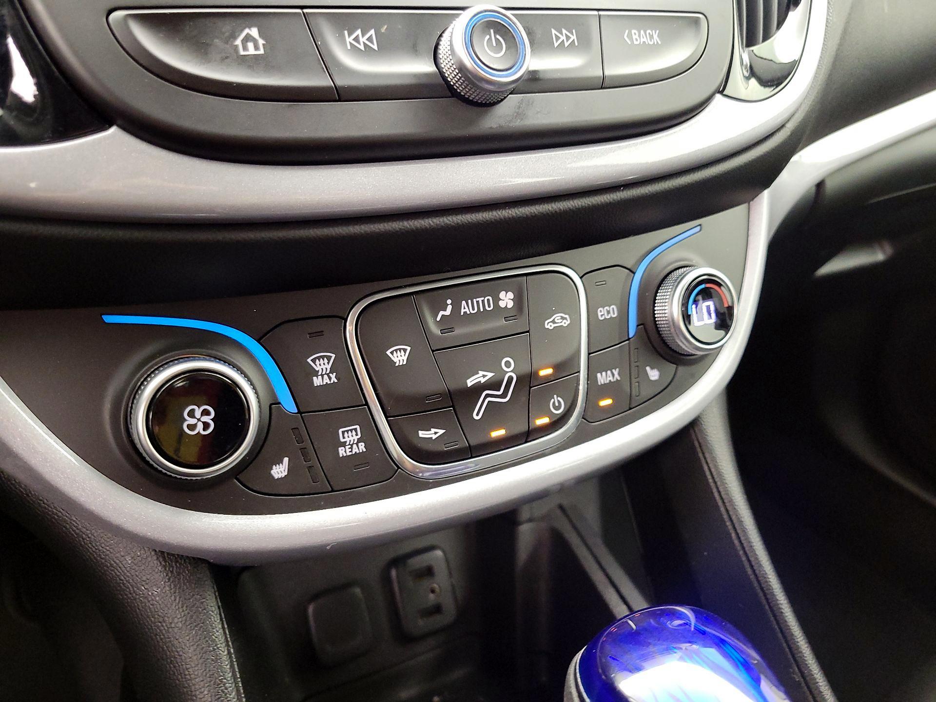 Thumbnail: 2018 Chevrolet Volt - 16