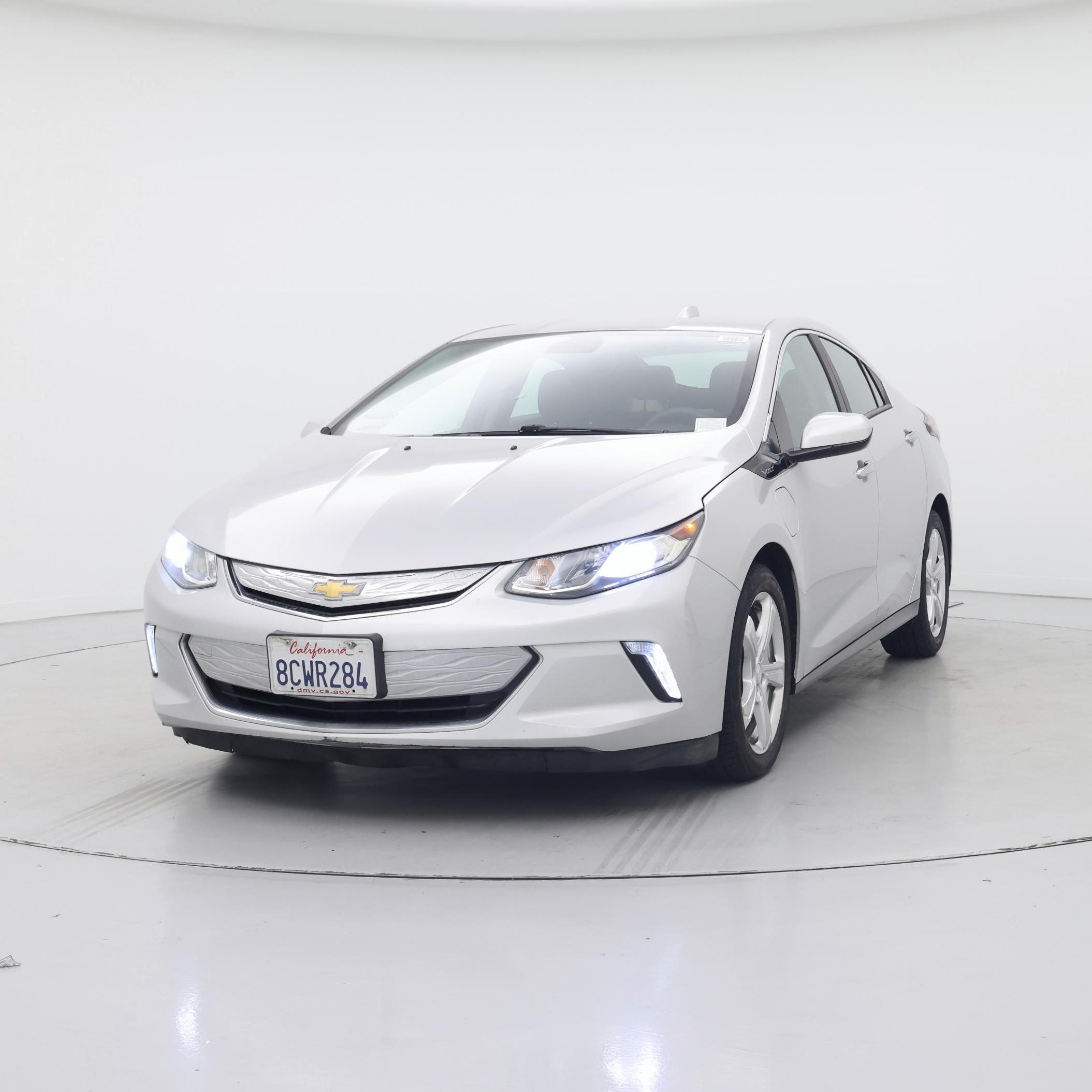 Thumbnail: 2018 Chevrolet Volt - 4