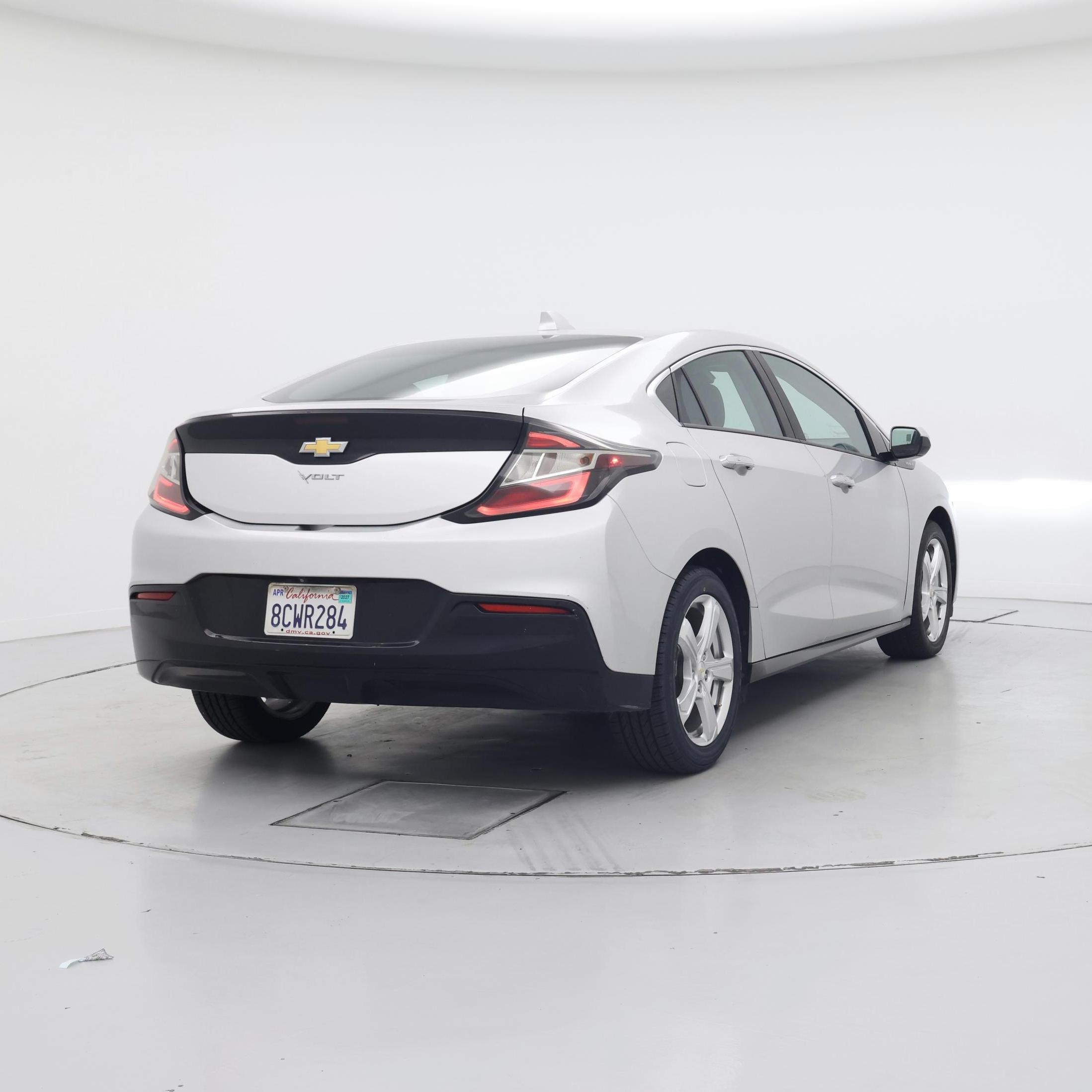 Thumbnail: 2018 Chevrolet Volt - 8