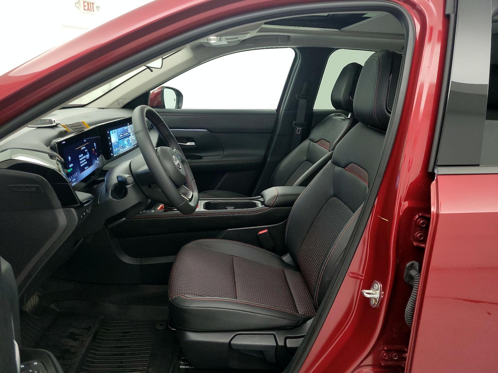 2025 Nissan Kicks SR - Photo 12