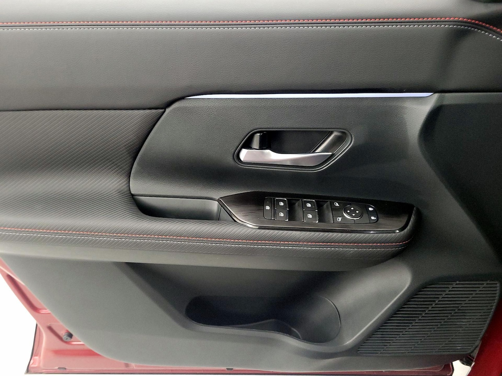 2025 Nissan Kicks SR - Photo 13