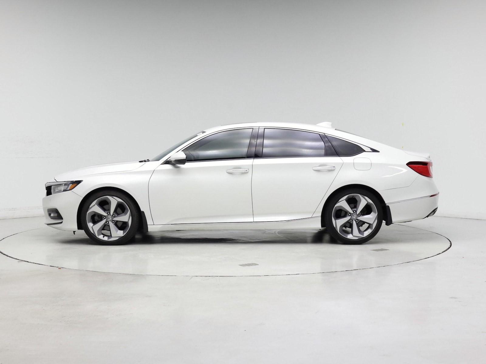2019 Honda Accord Touring - Photo 4