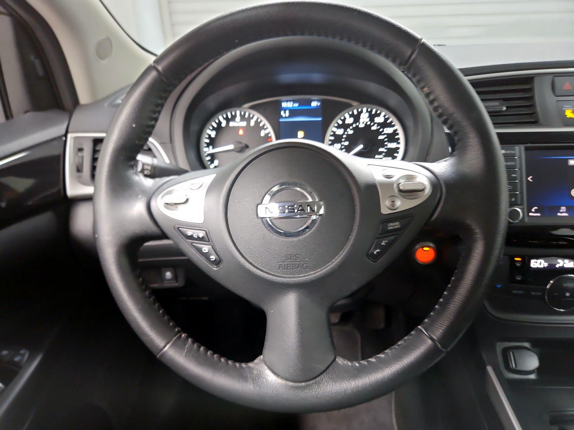 Thumbnail: 2019 Nissan Sentra - 10