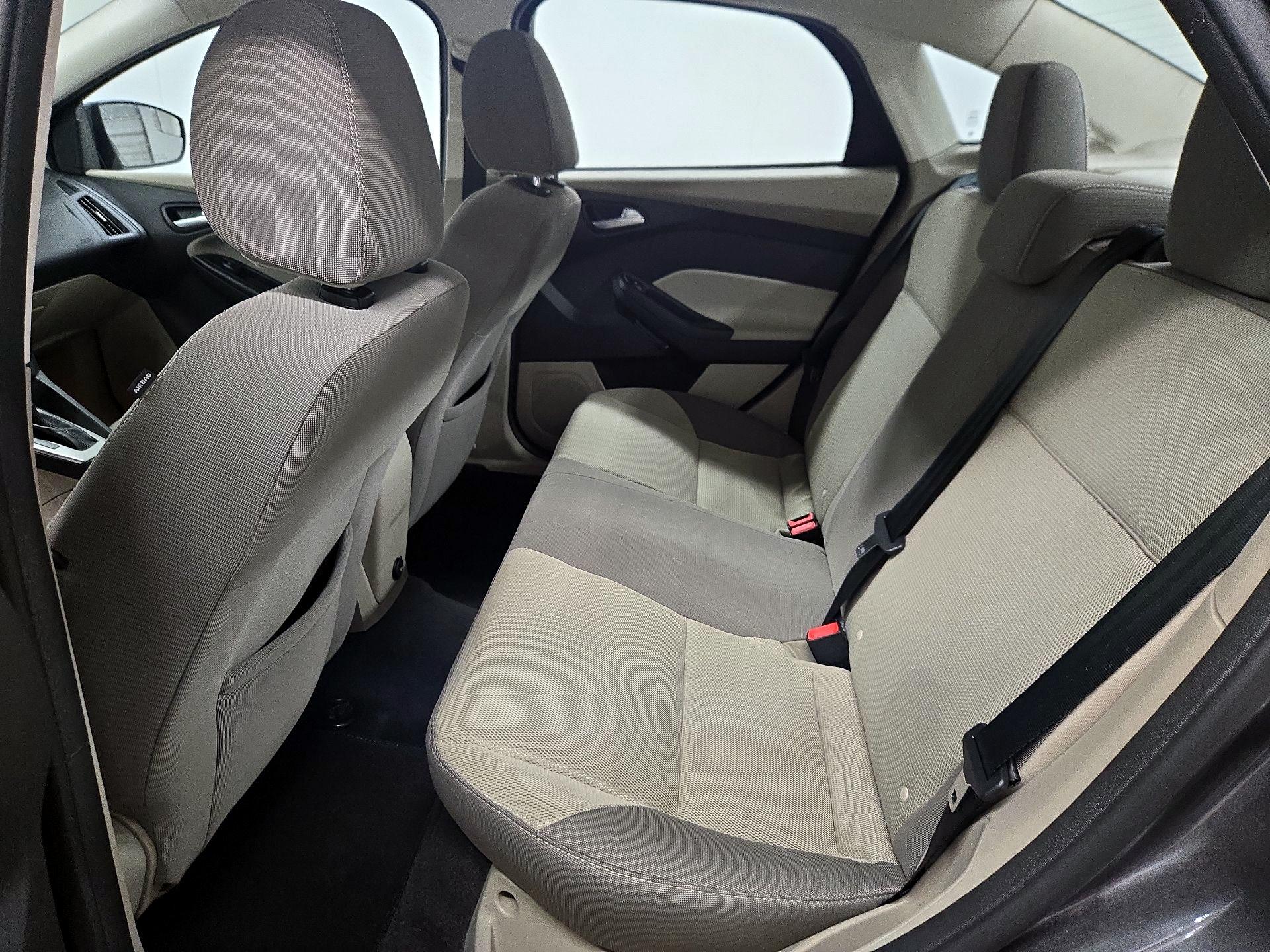 Thumbnail: 2014 Ford Focus - 18