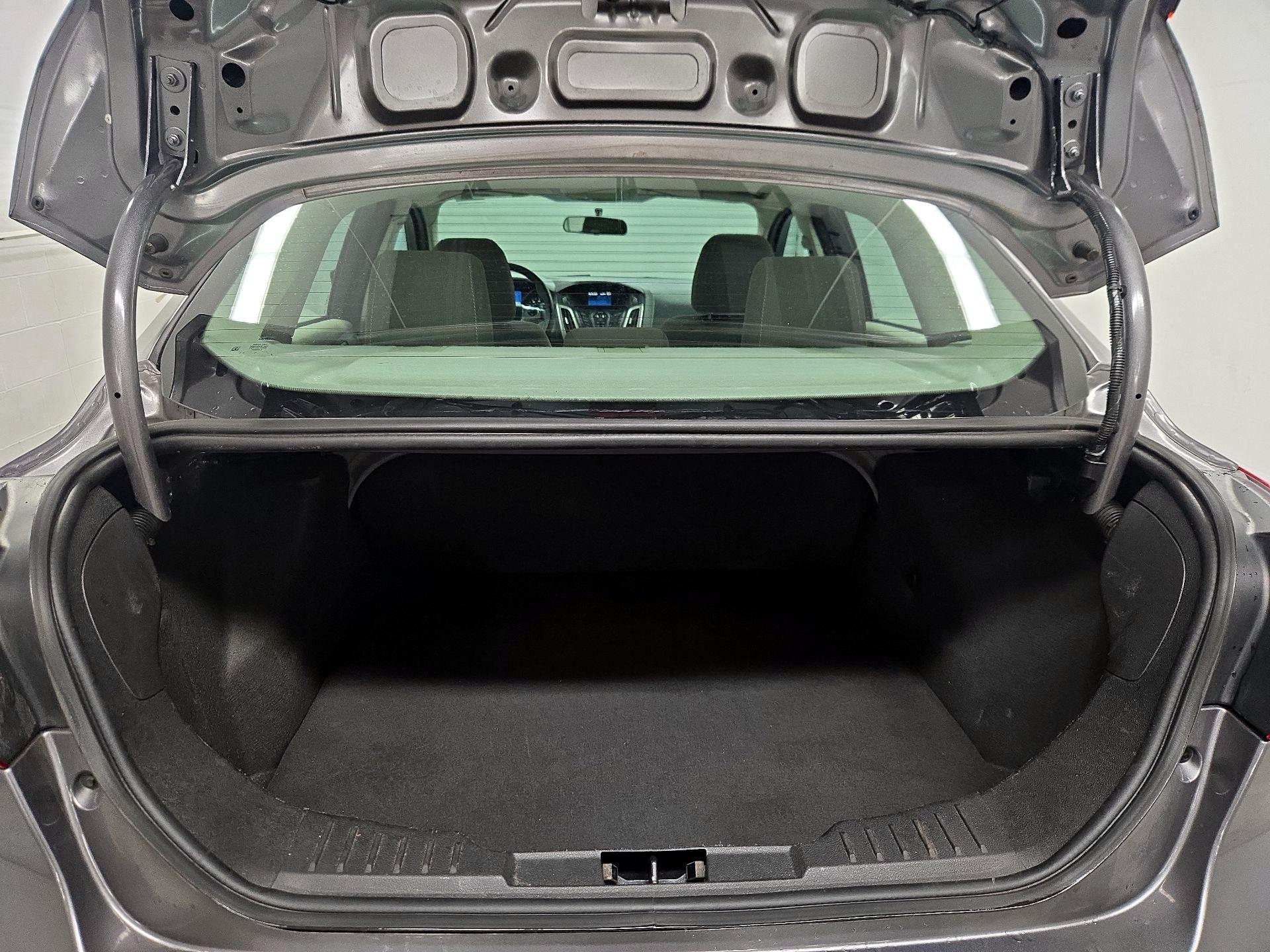 Thumbnail: 2014 Ford Focus - 19