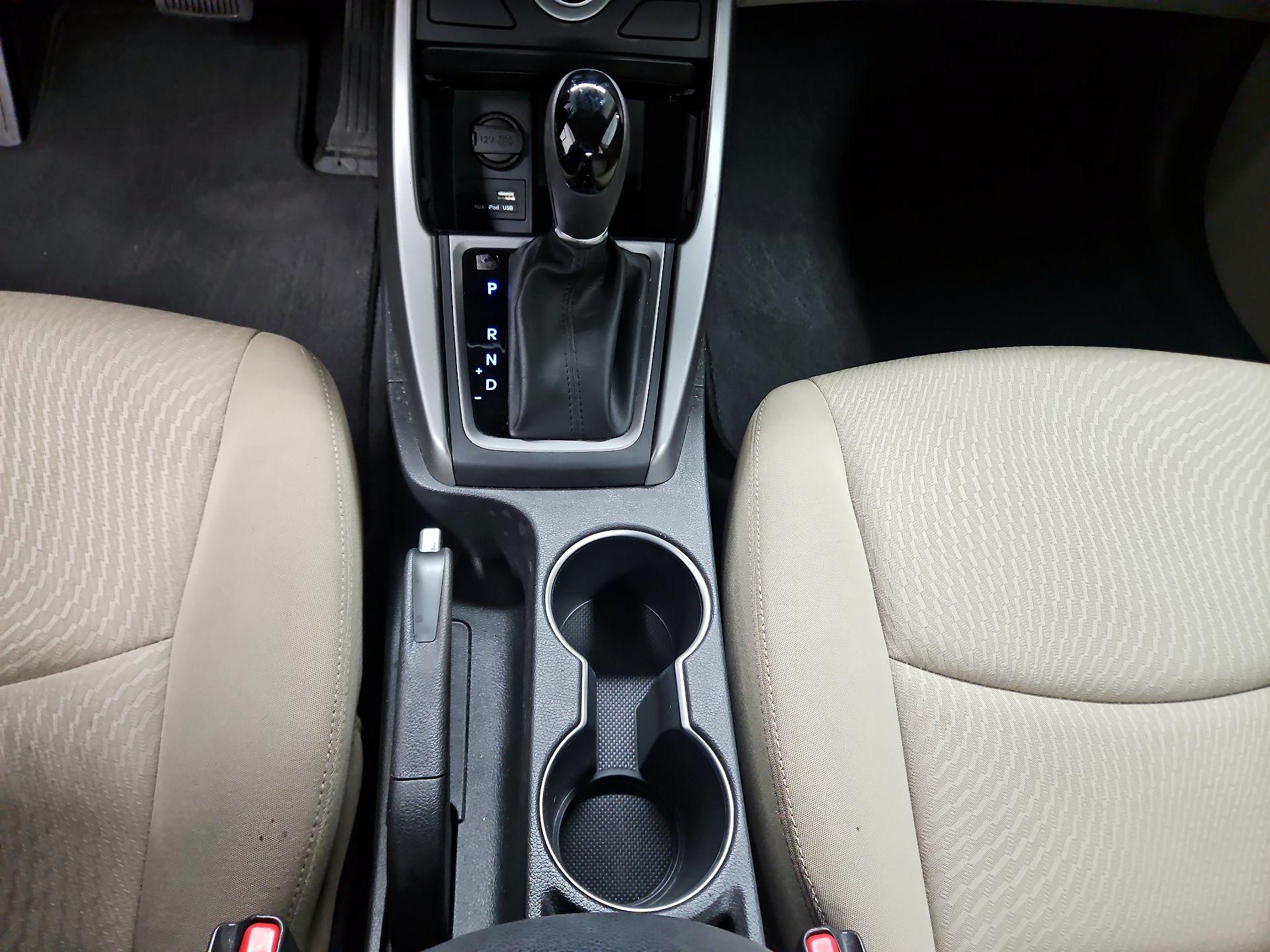 Thumbnail: 2015 Hyundai Elantra - 16