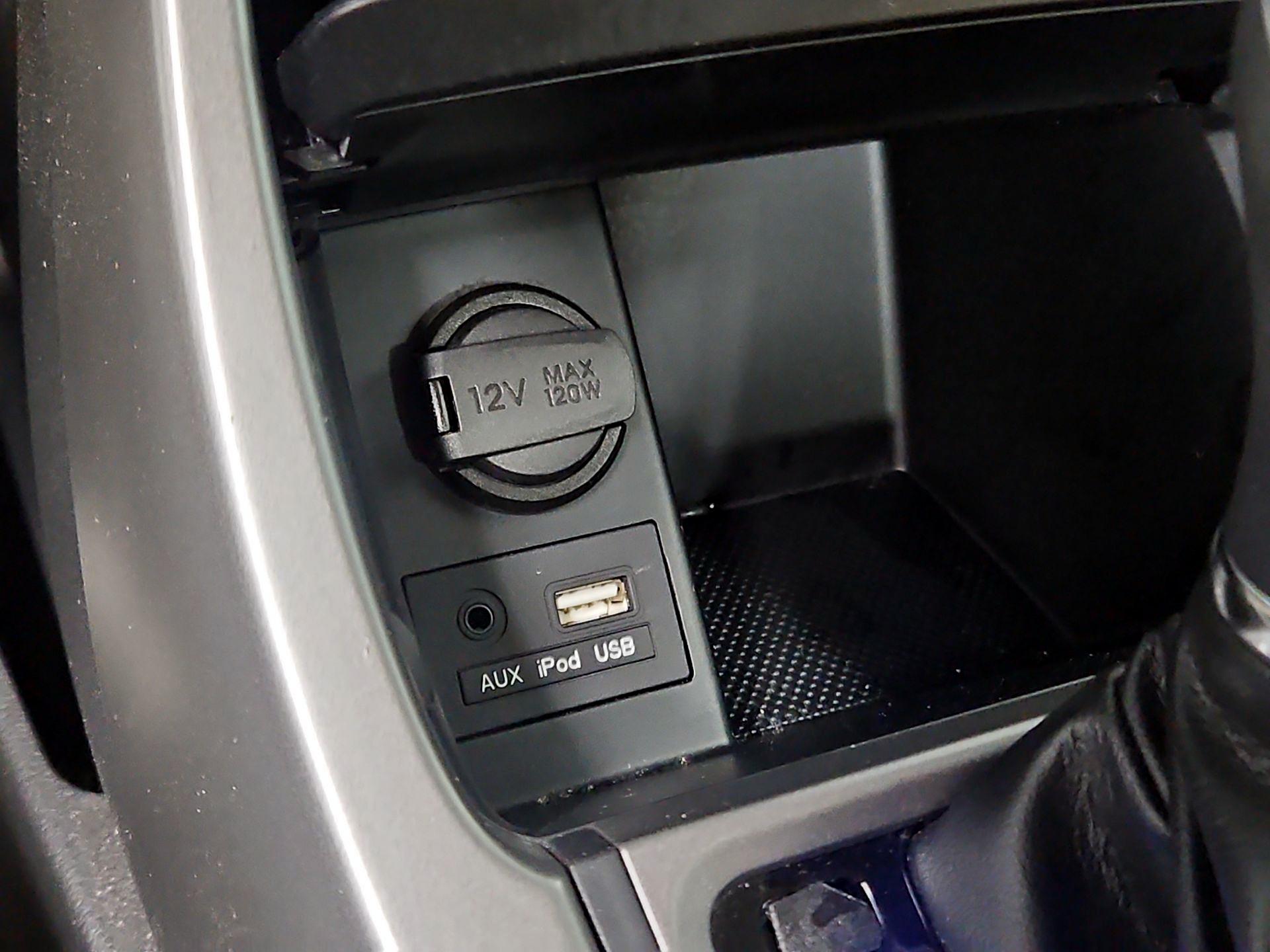 Thumbnail: 2015 Hyundai Elantra - 17